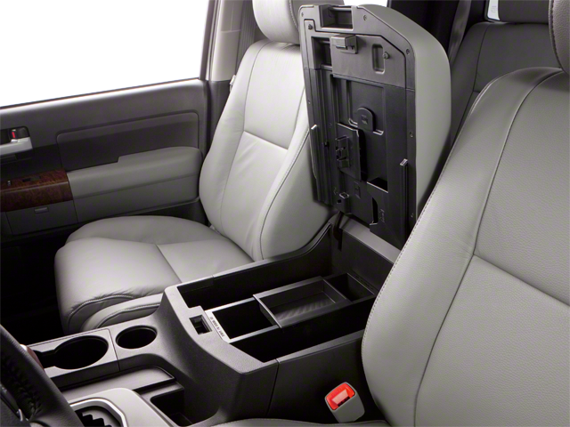 2013 Toyota Tundra 4WD Truck Double Cab 4.6L V8 6-Spd AT (Natl)