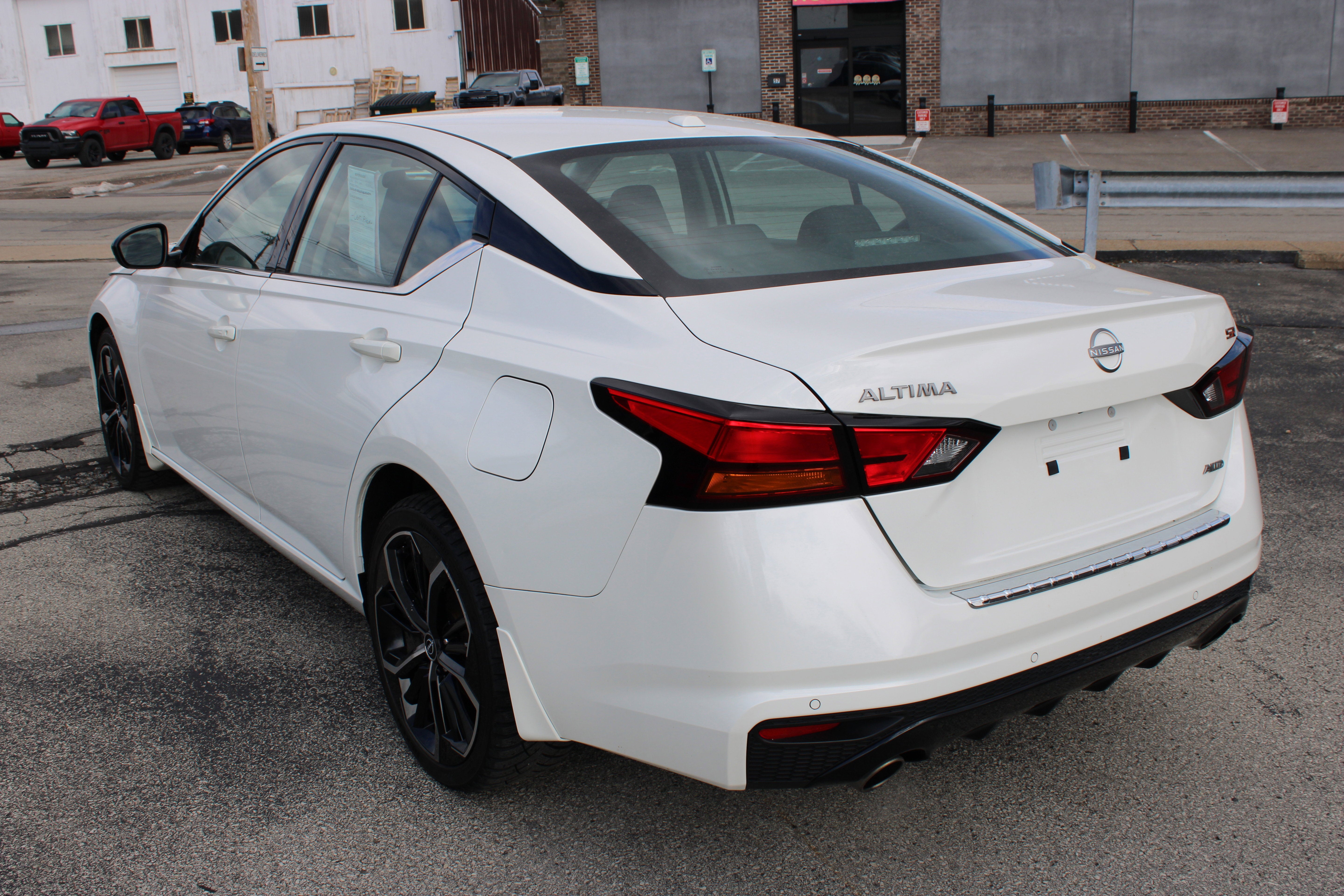 2023 Nissan Altima 2.5 SR