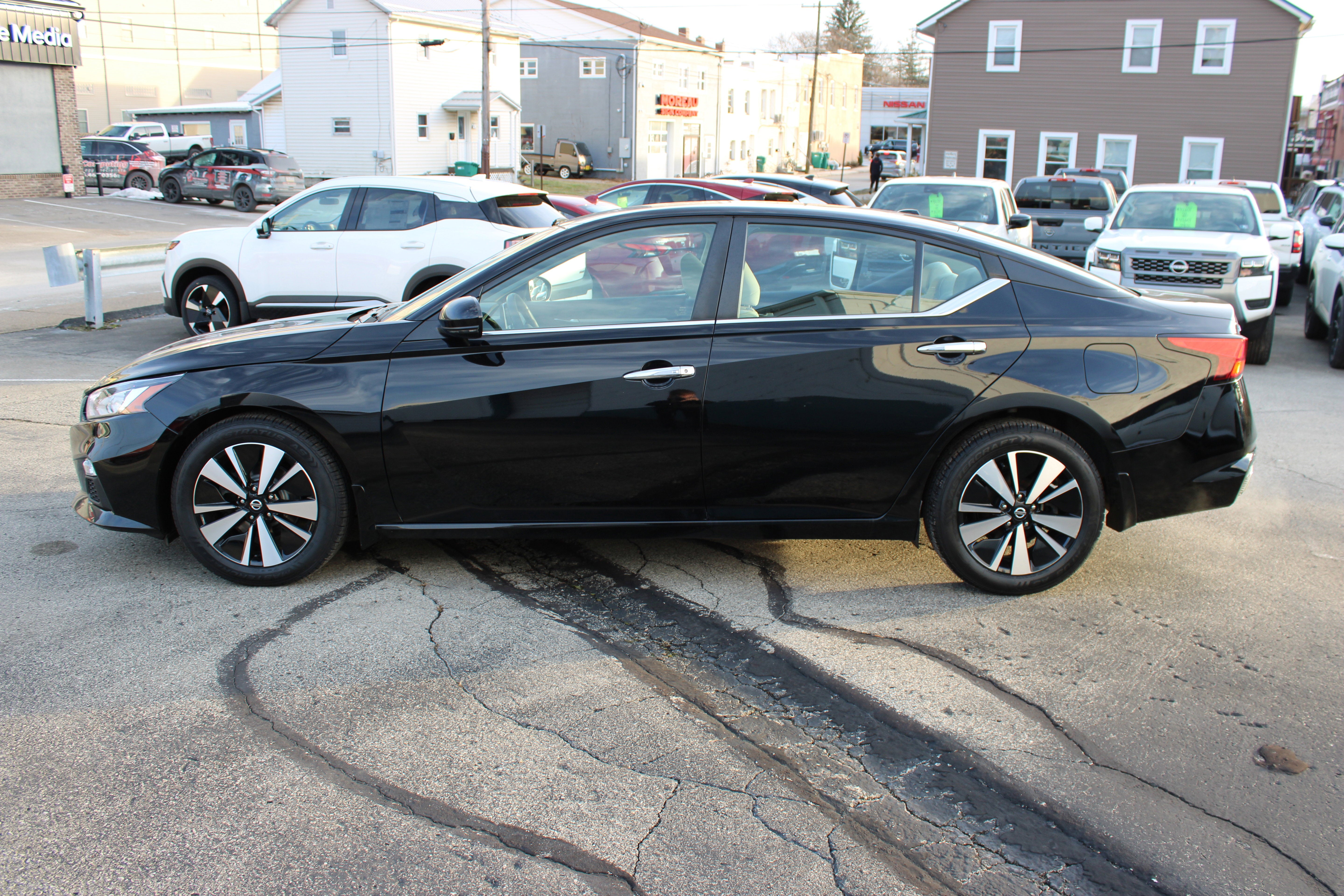 2021 Nissan Altima 2.5 SV