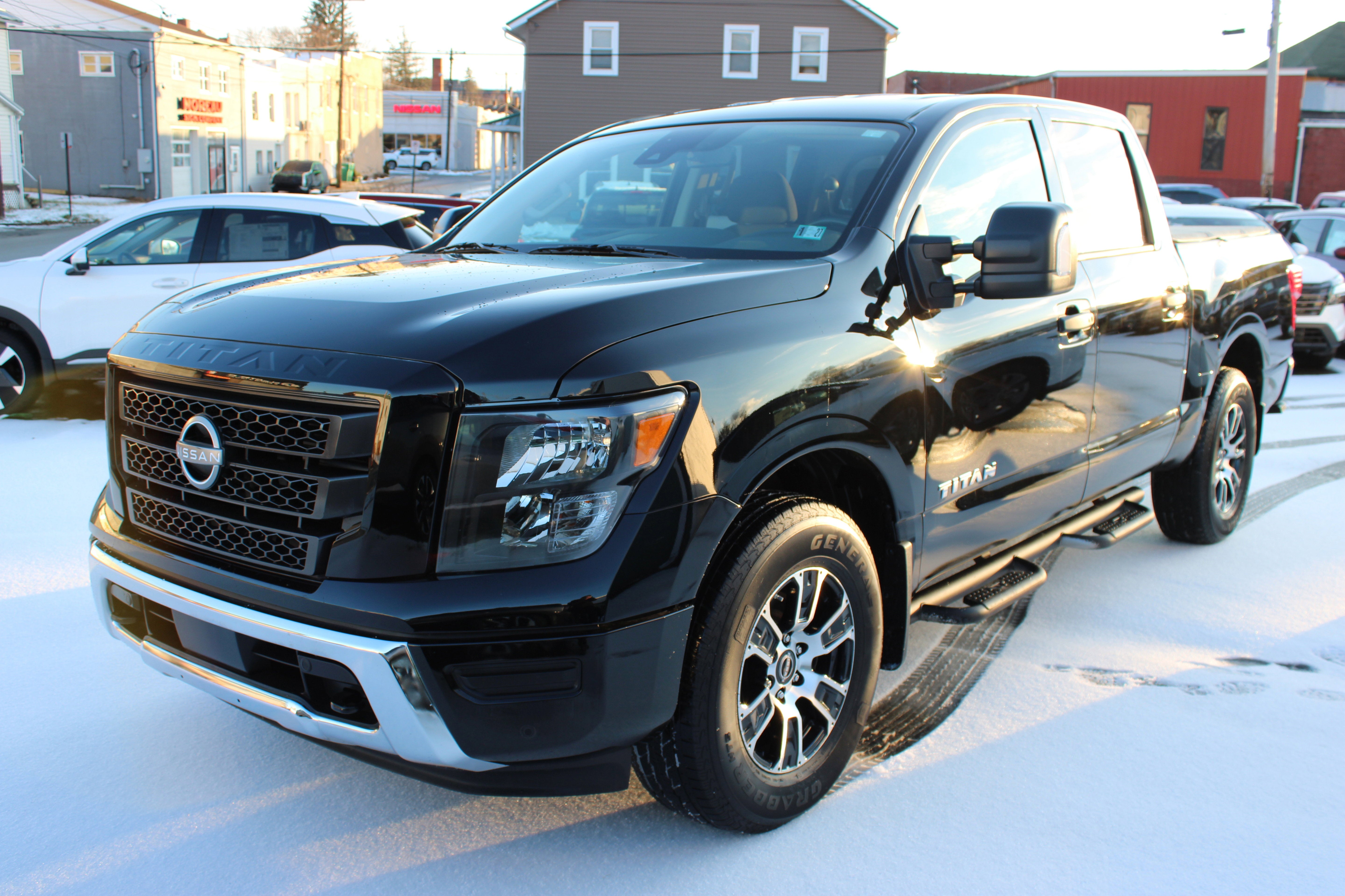 2024 Nissan Titan SV