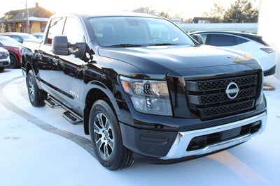 2024 Nissan Titan SV