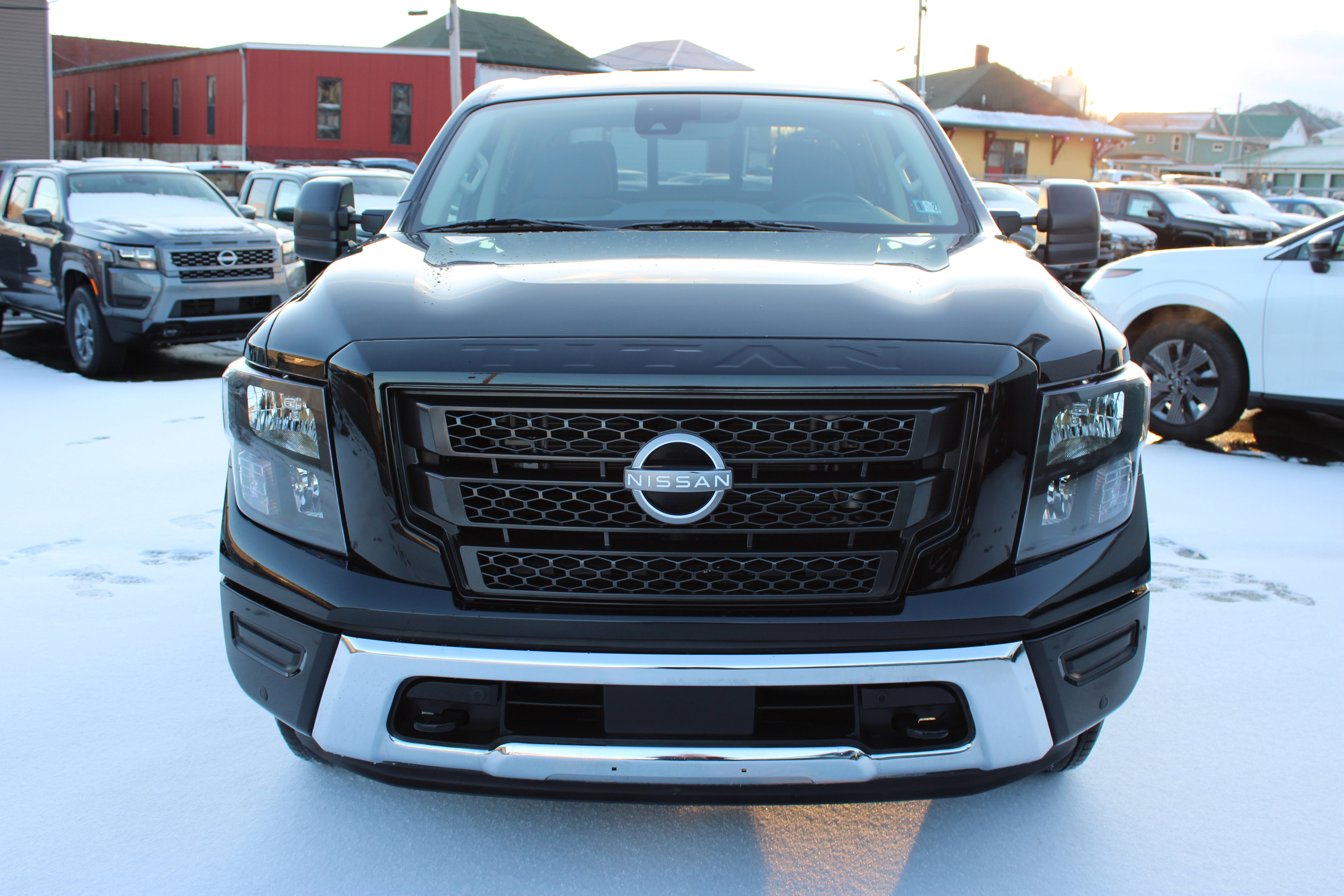 2024 Nissan Titan SV