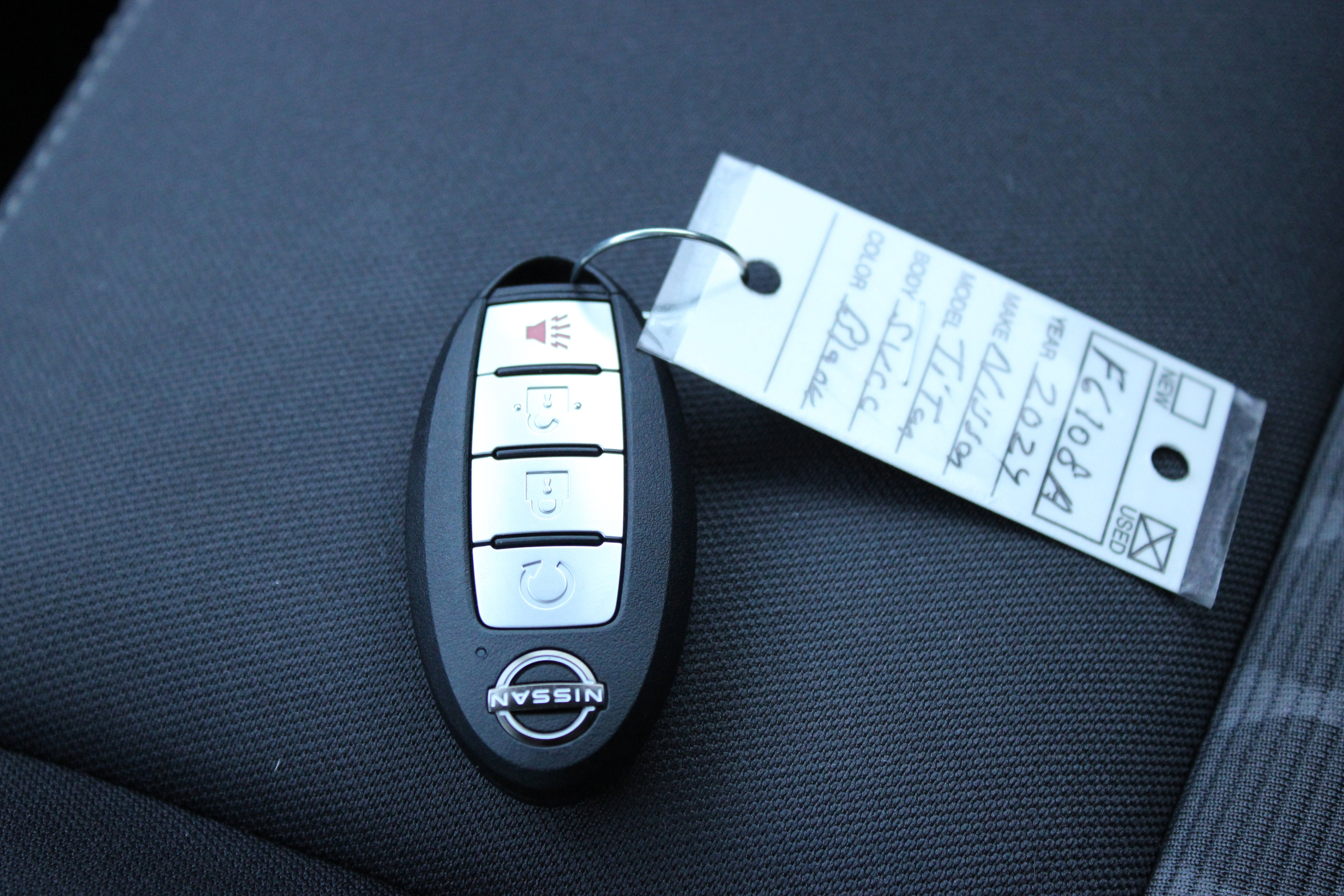 2024 Nissan Titan SV