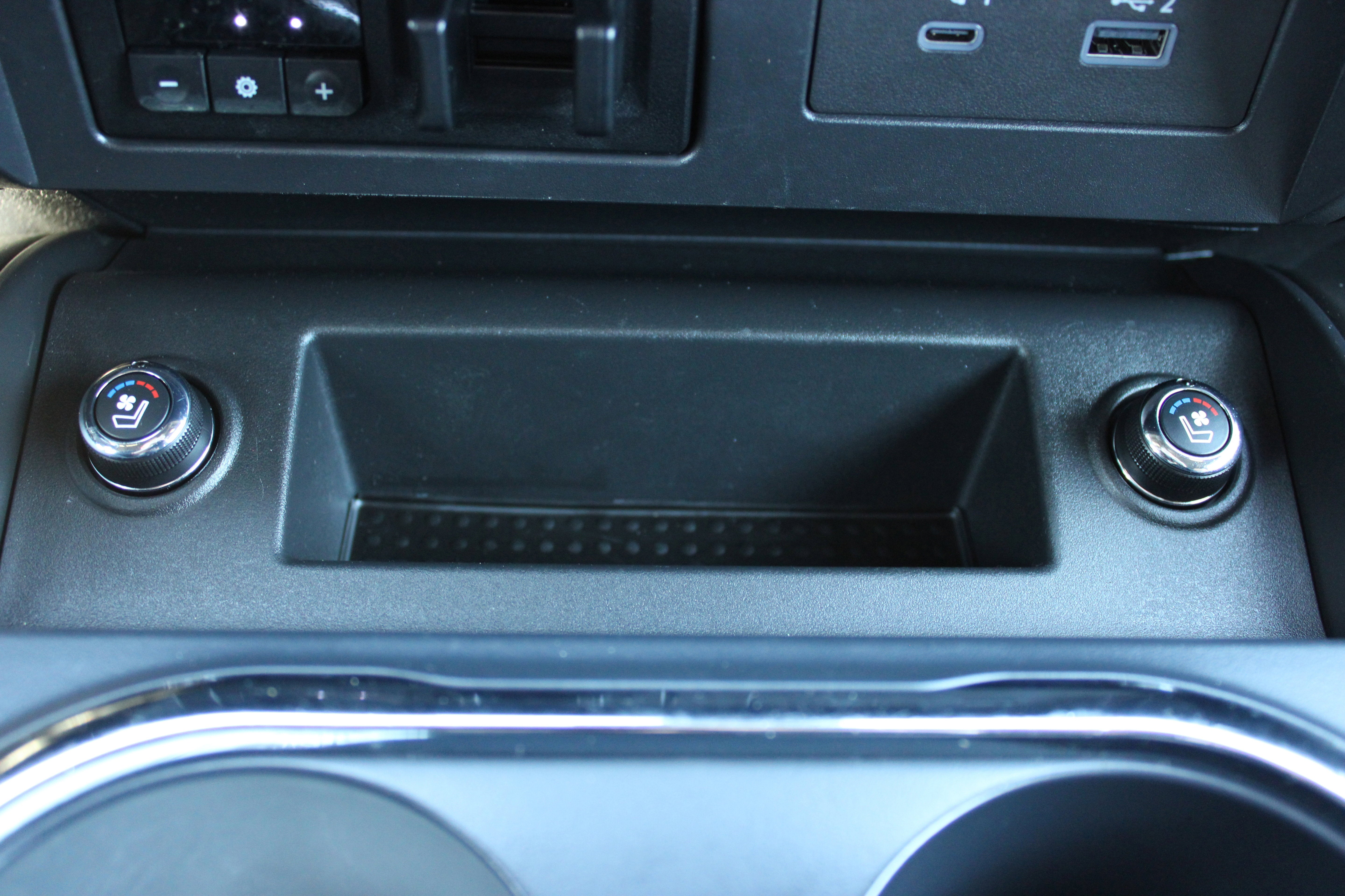 2023 Nissan Titan Platinum Reserve