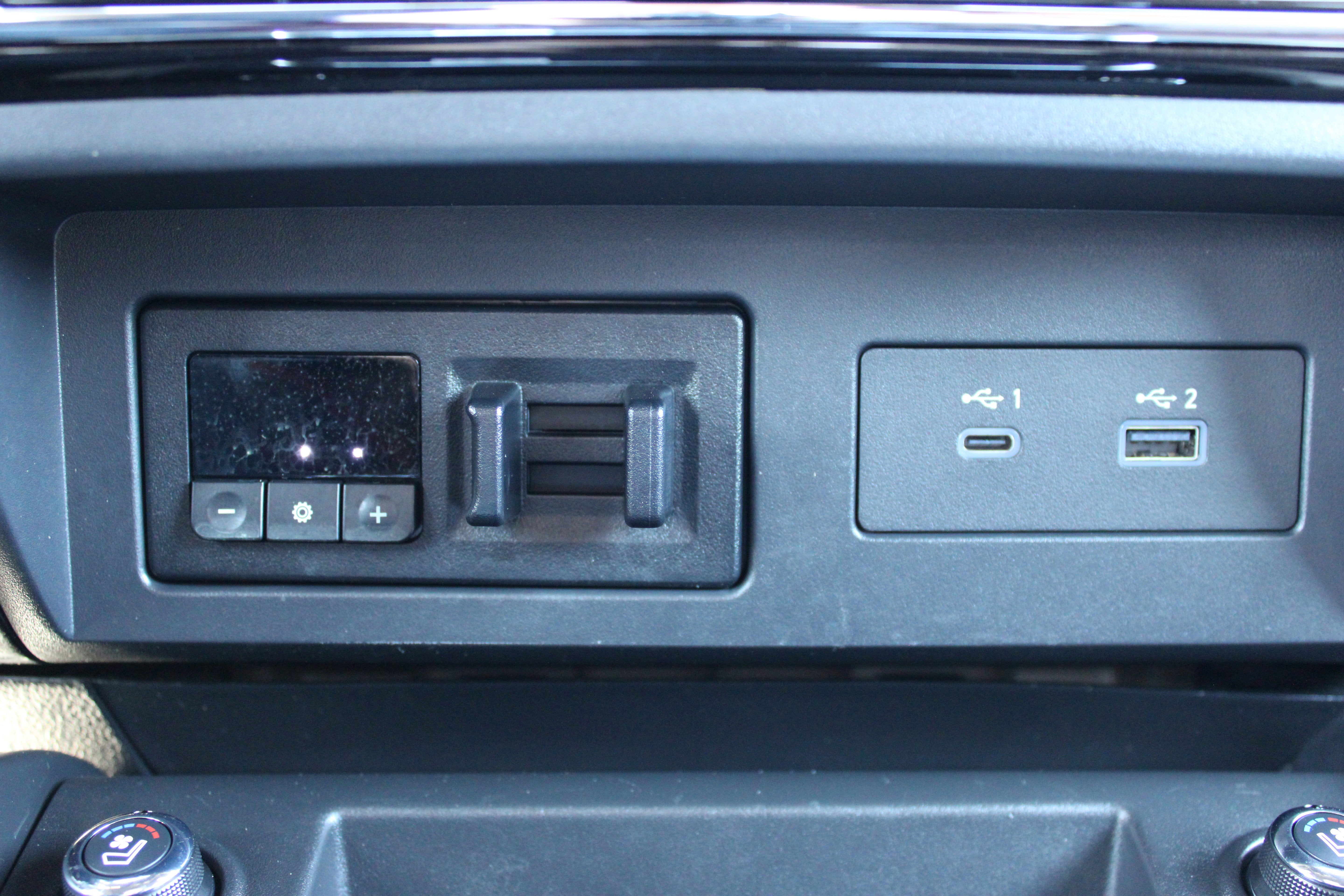 2023 Nissan Titan Platinum Reserve