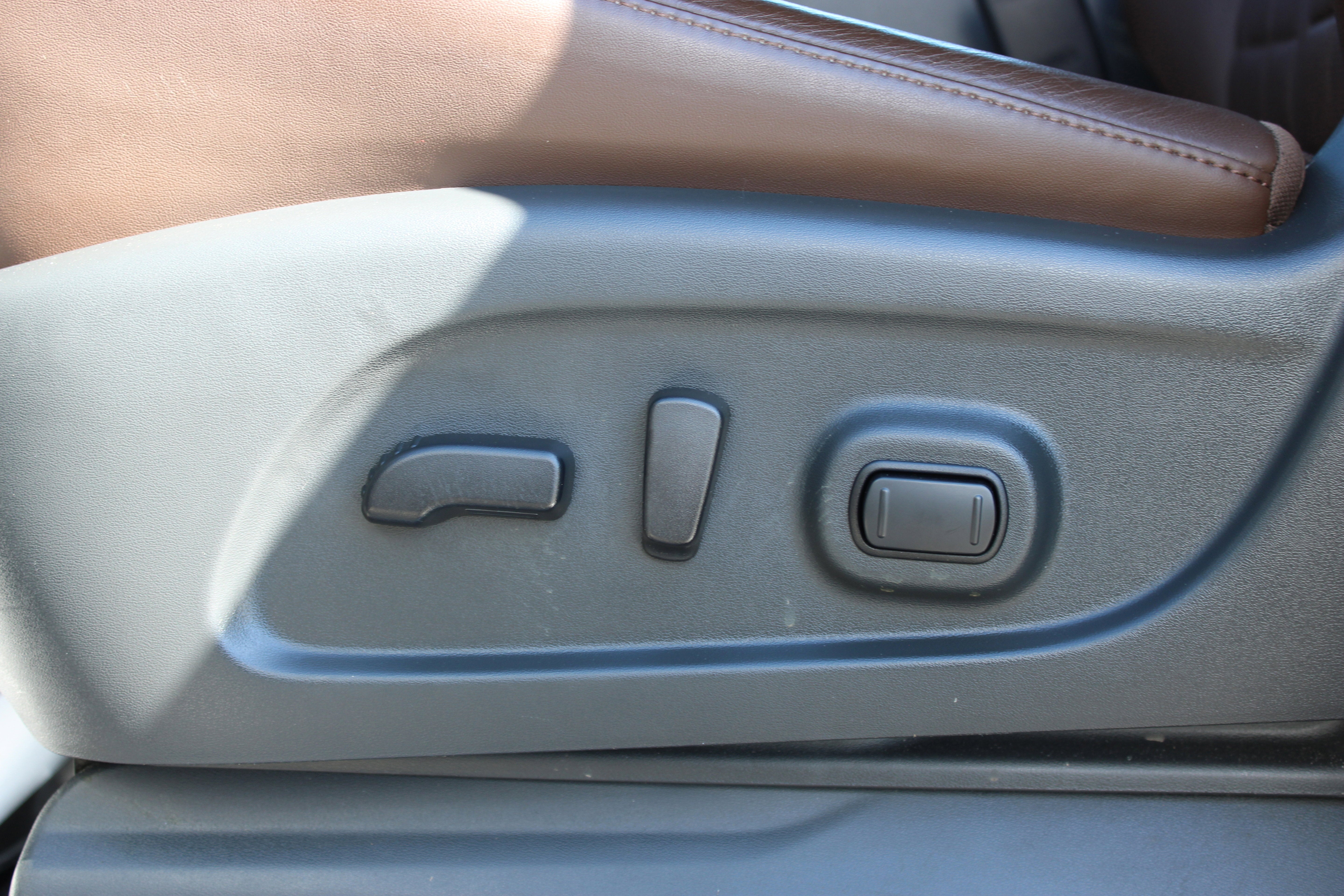 2023 Nissan Titan Platinum Reserve