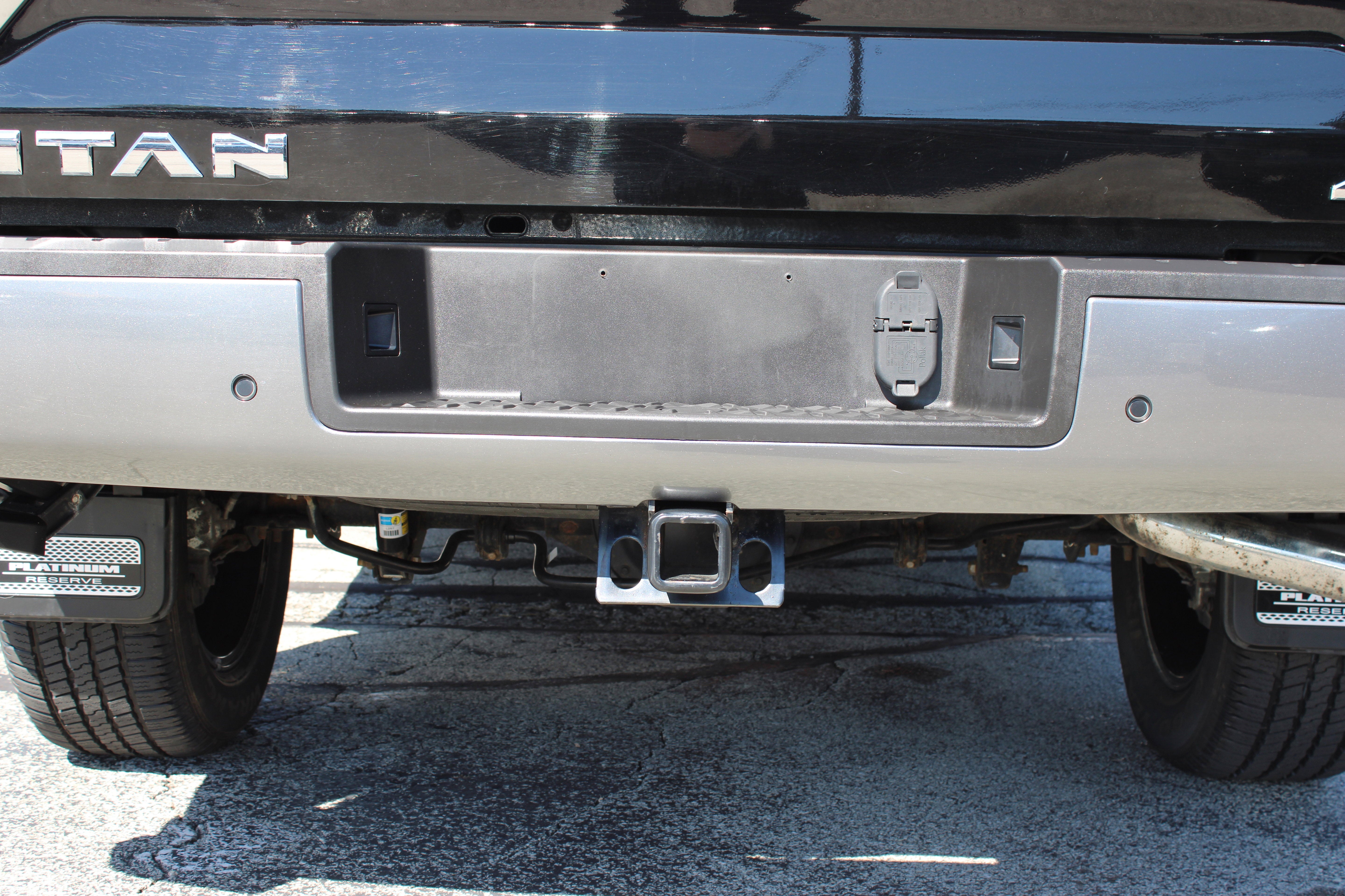 2023 Nissan Titan Platinum Reserve