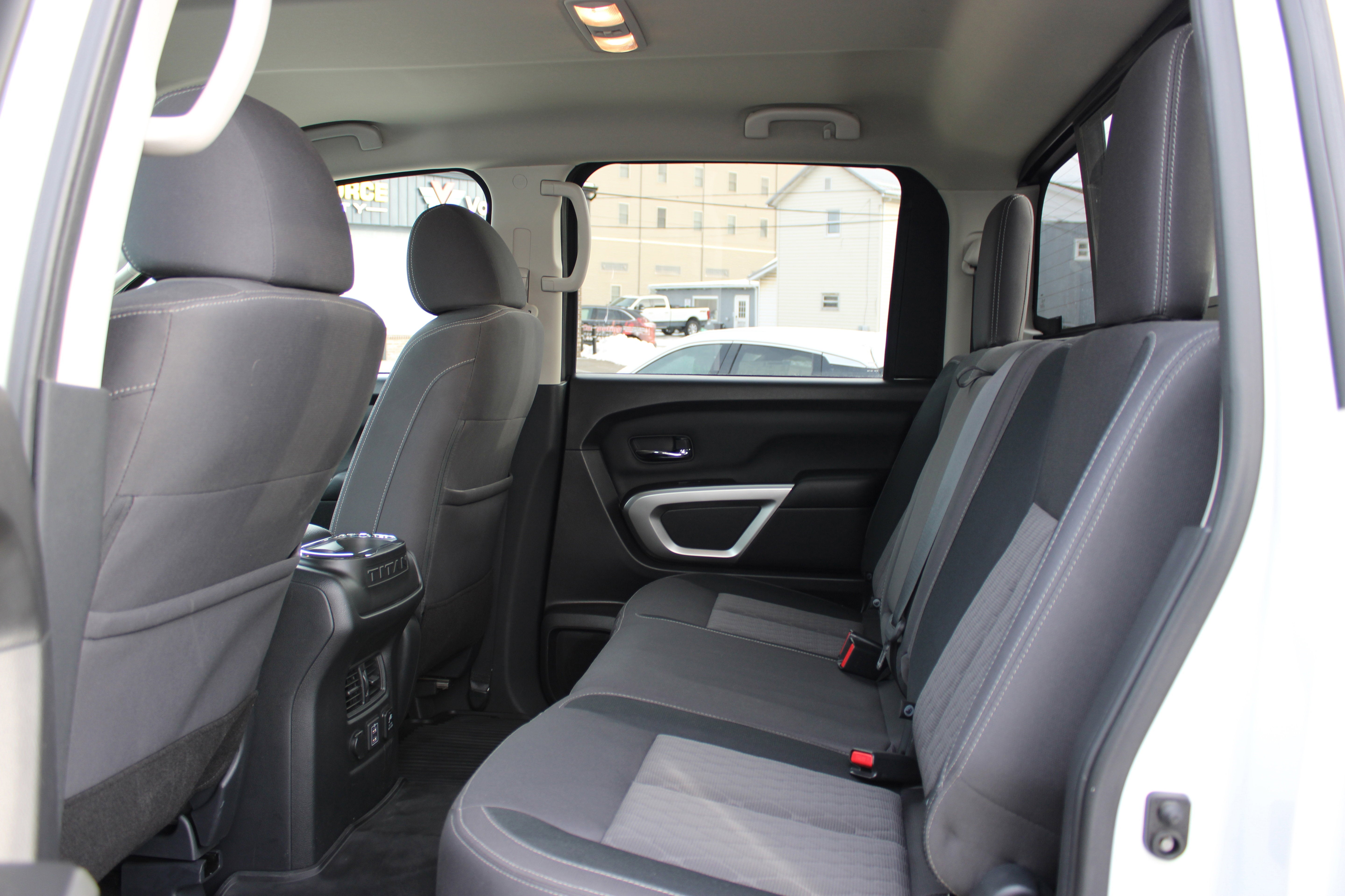 2022 Nissan Titan SV