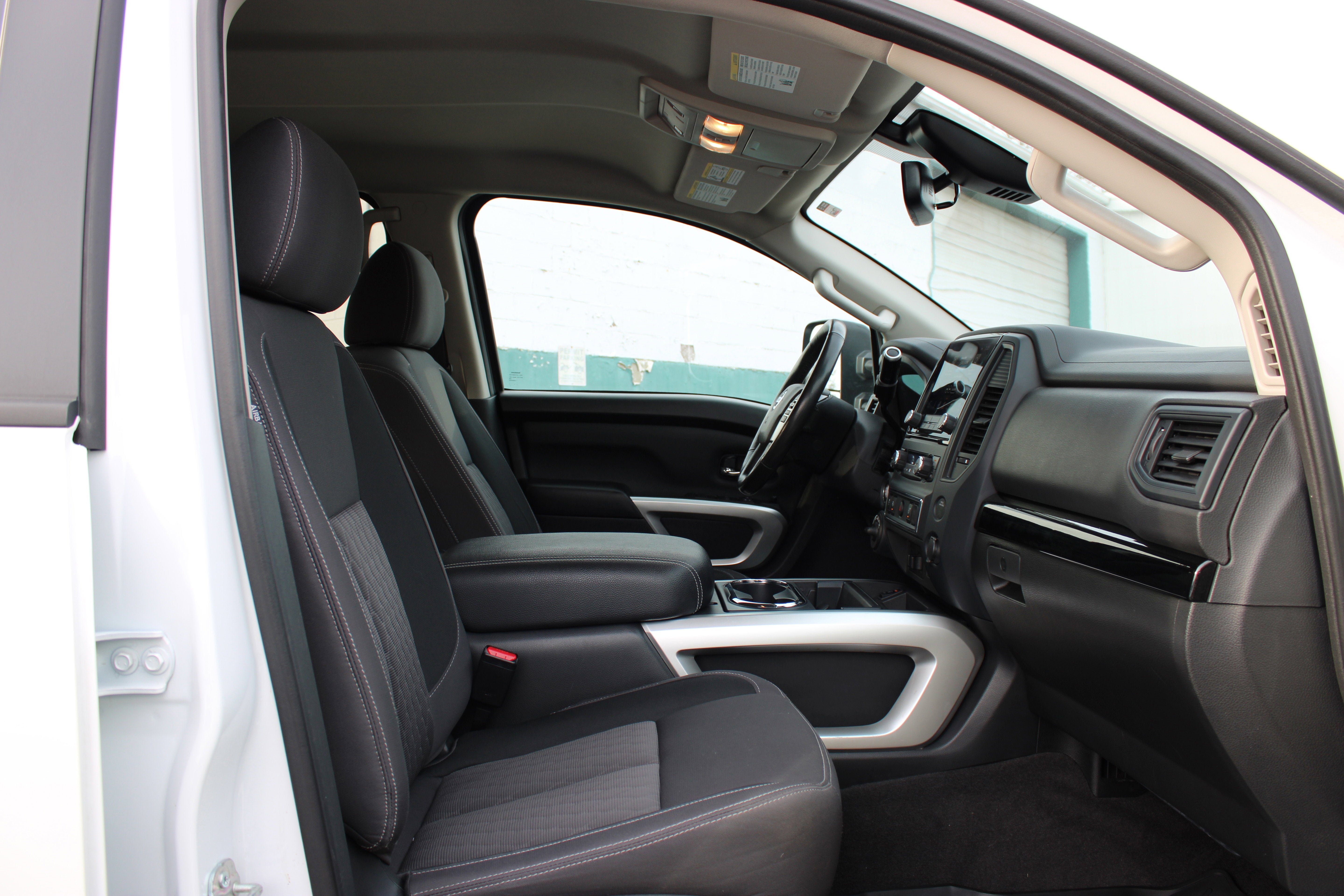 2022 Nissan Titan SV