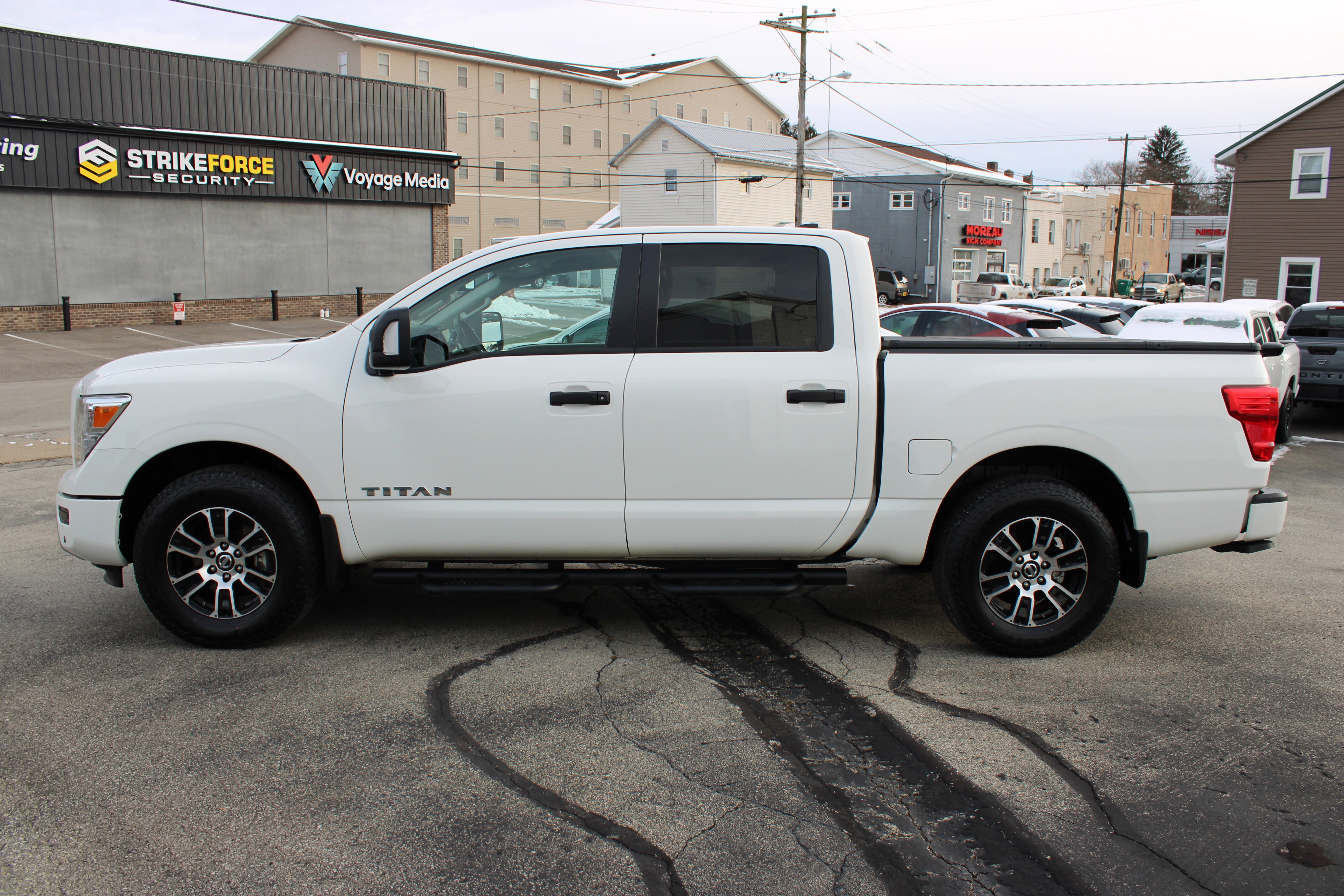 2022 Nissan Titan SV