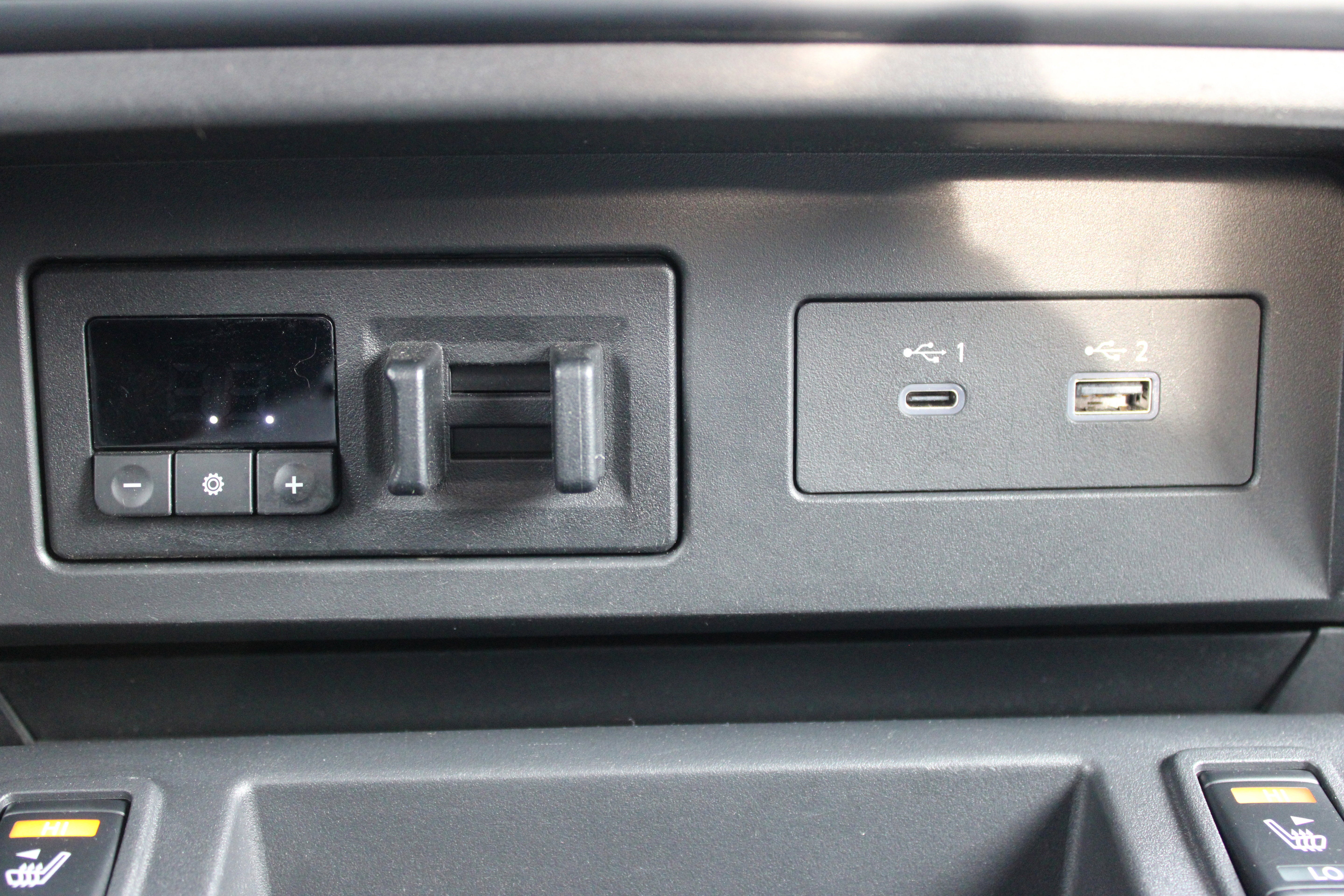 2022 Nissan Titan SV