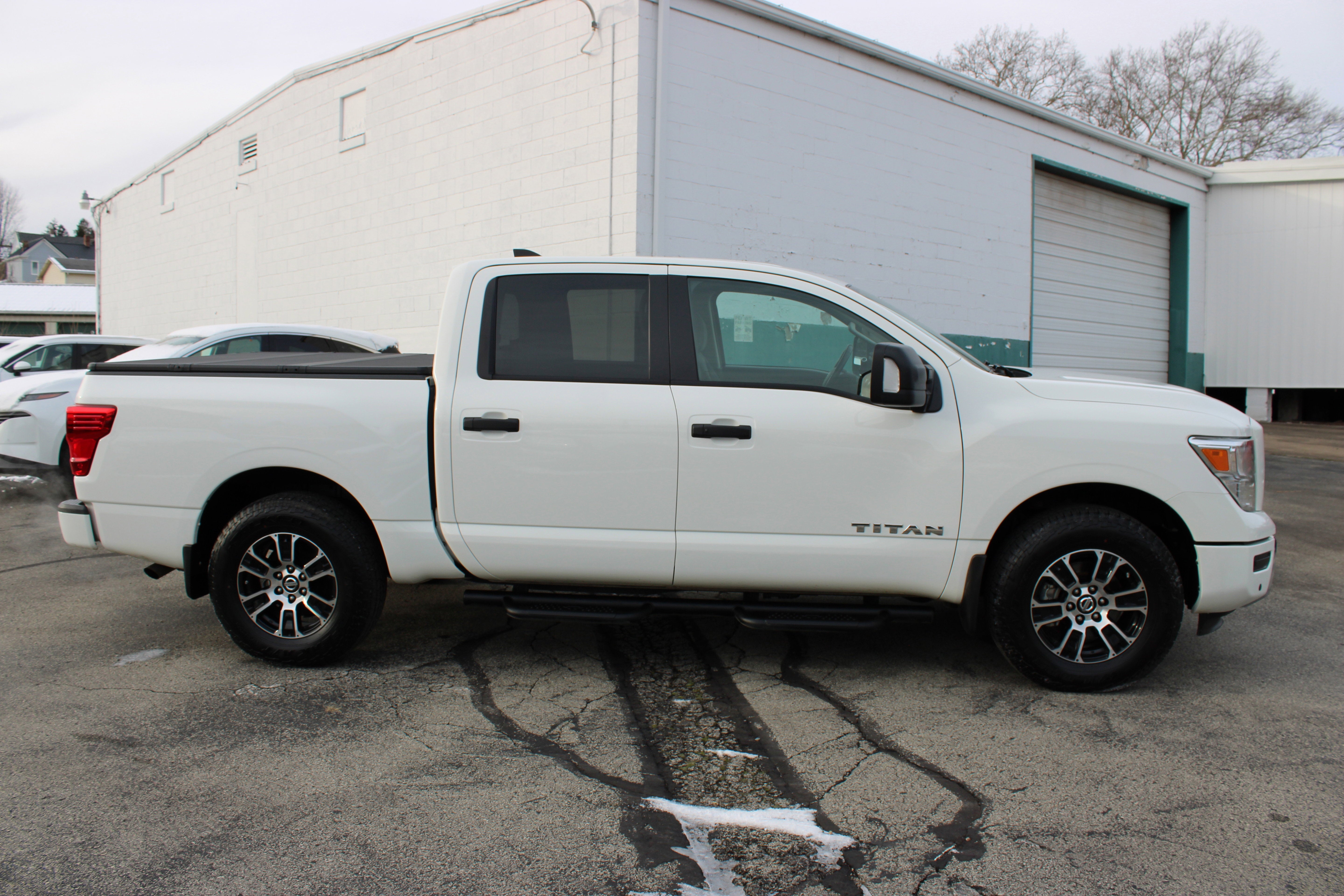 2022 Nissan Titan SV