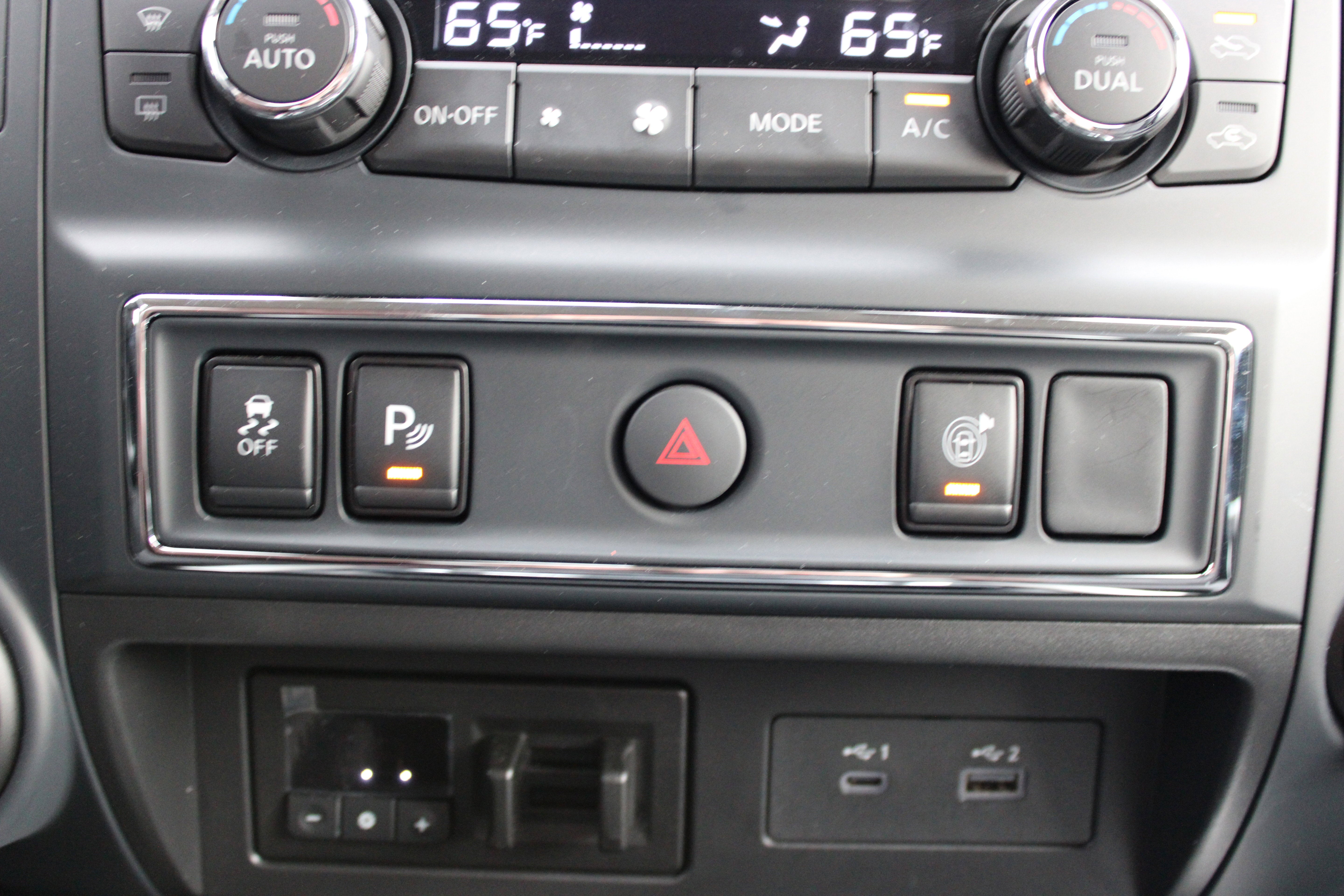 2024 Nissan Titan XD SV