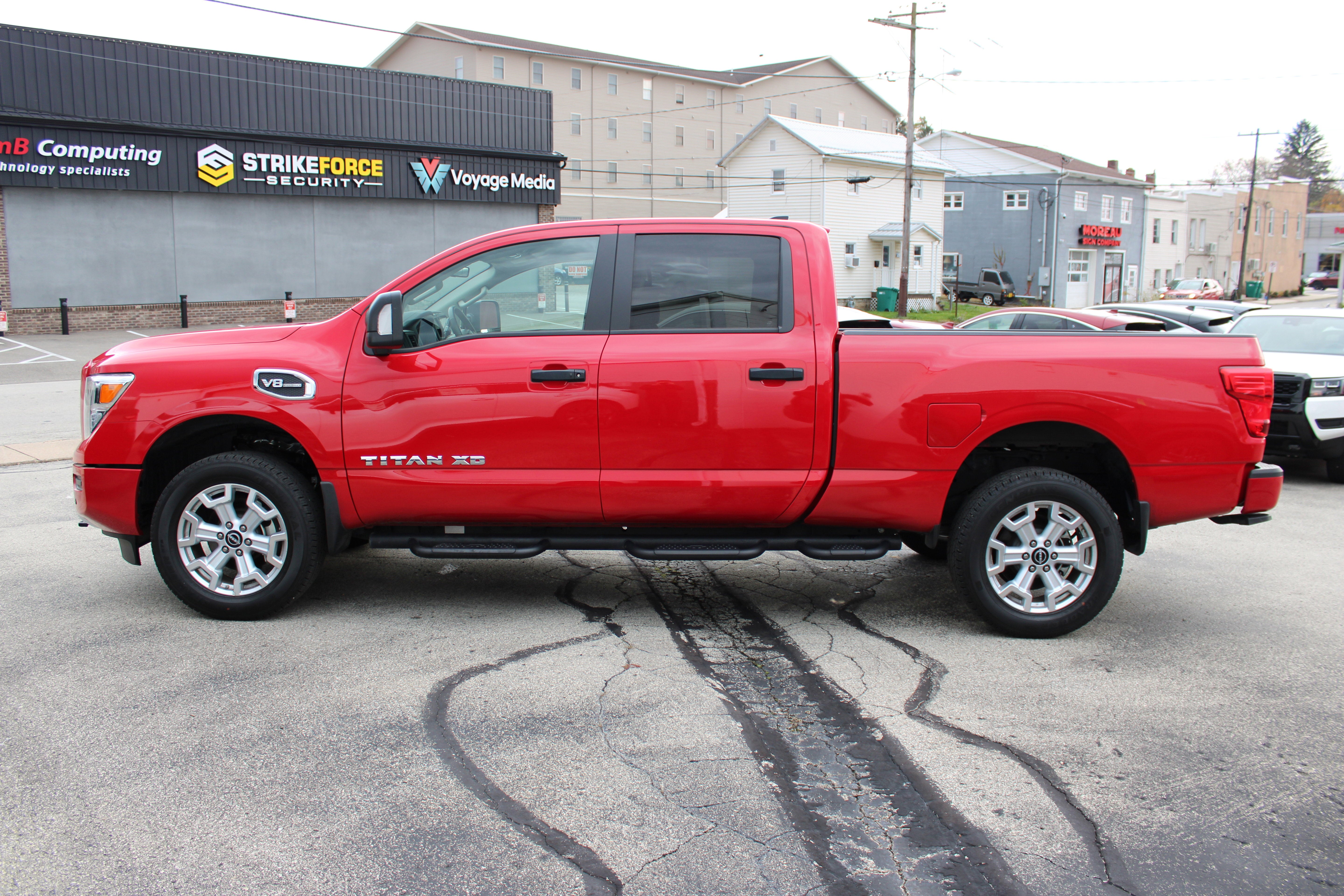 2024 Nissan Titan XD SV