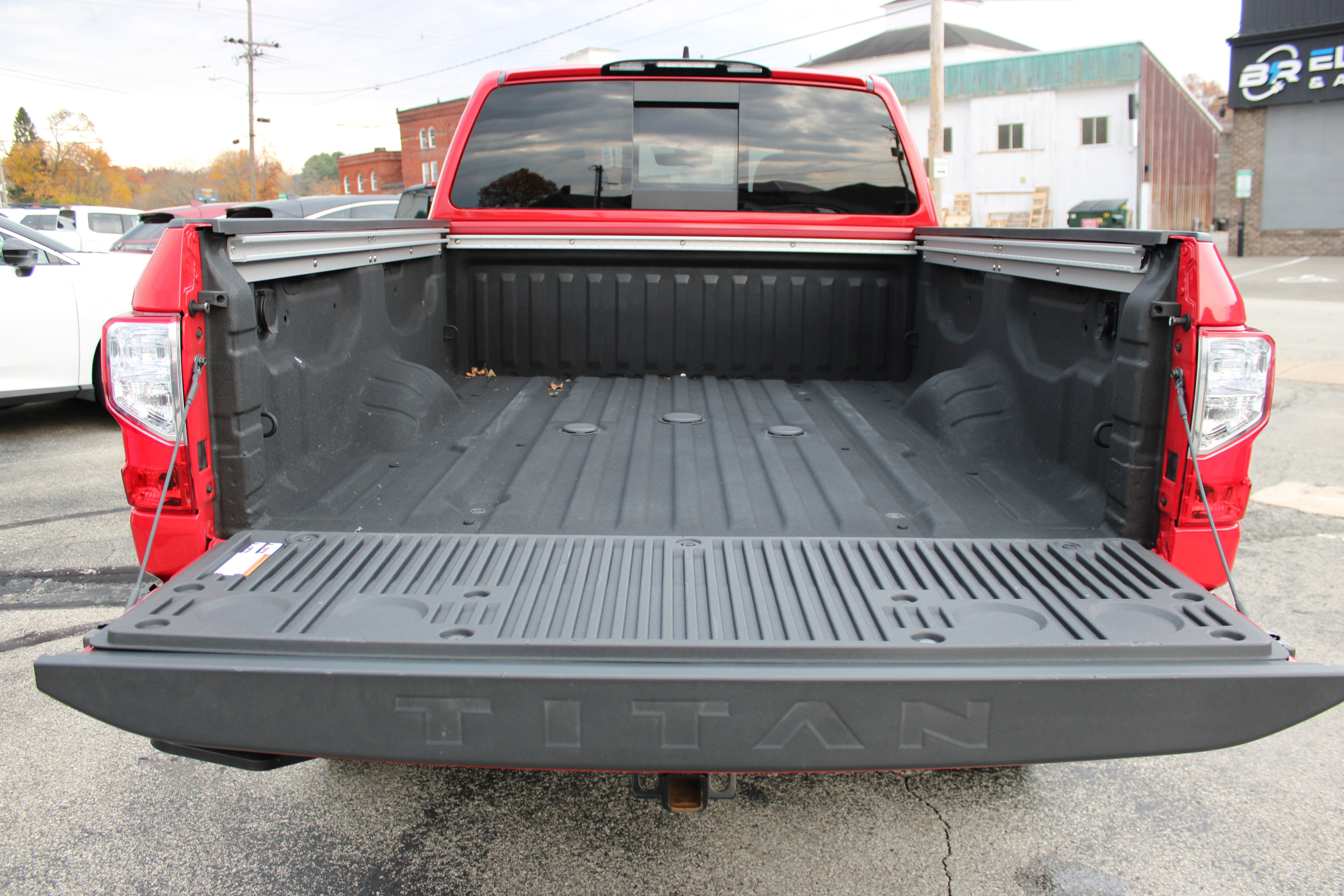 2024 Nissan Titan XD SV