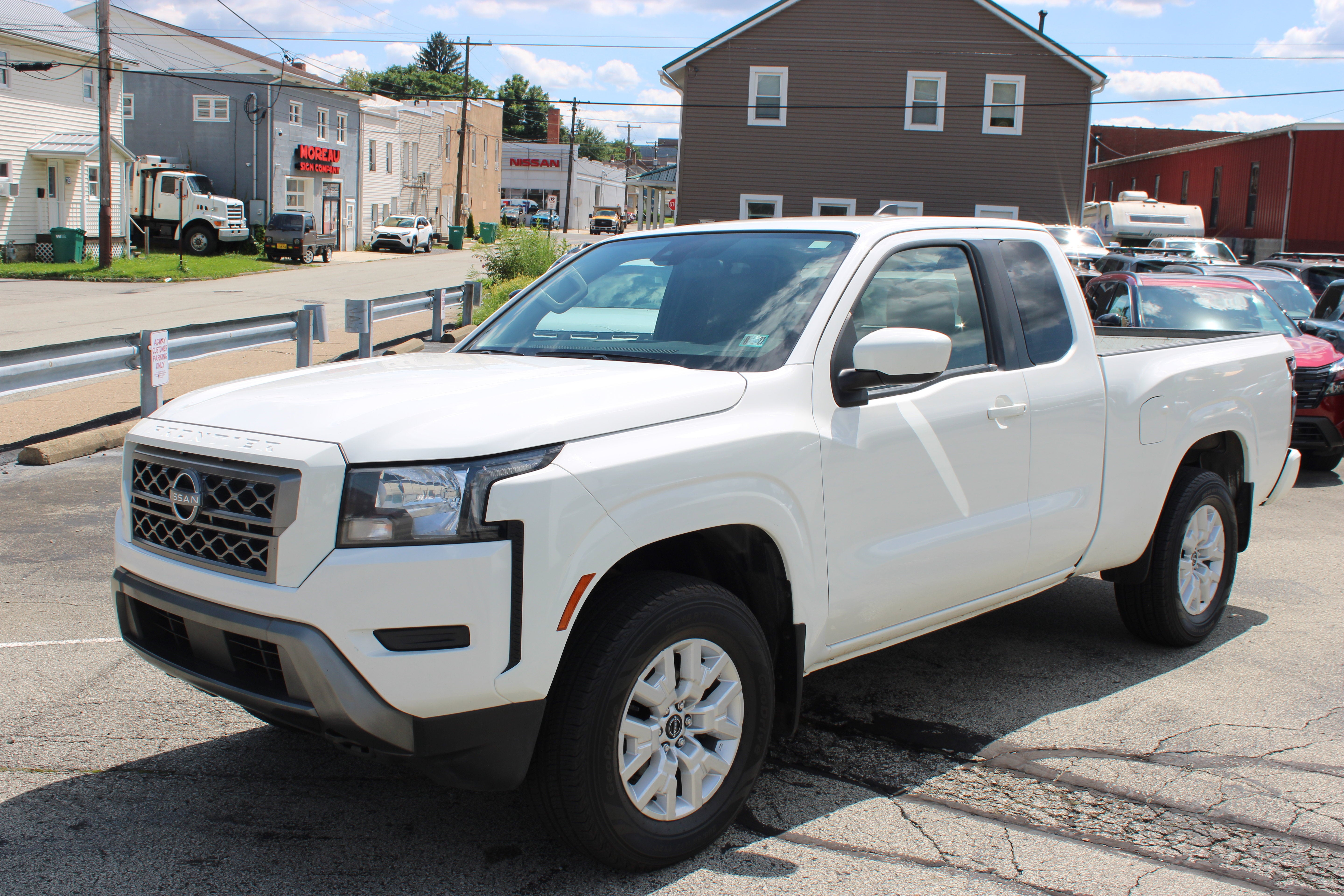 2023 Nissan Frontier SV