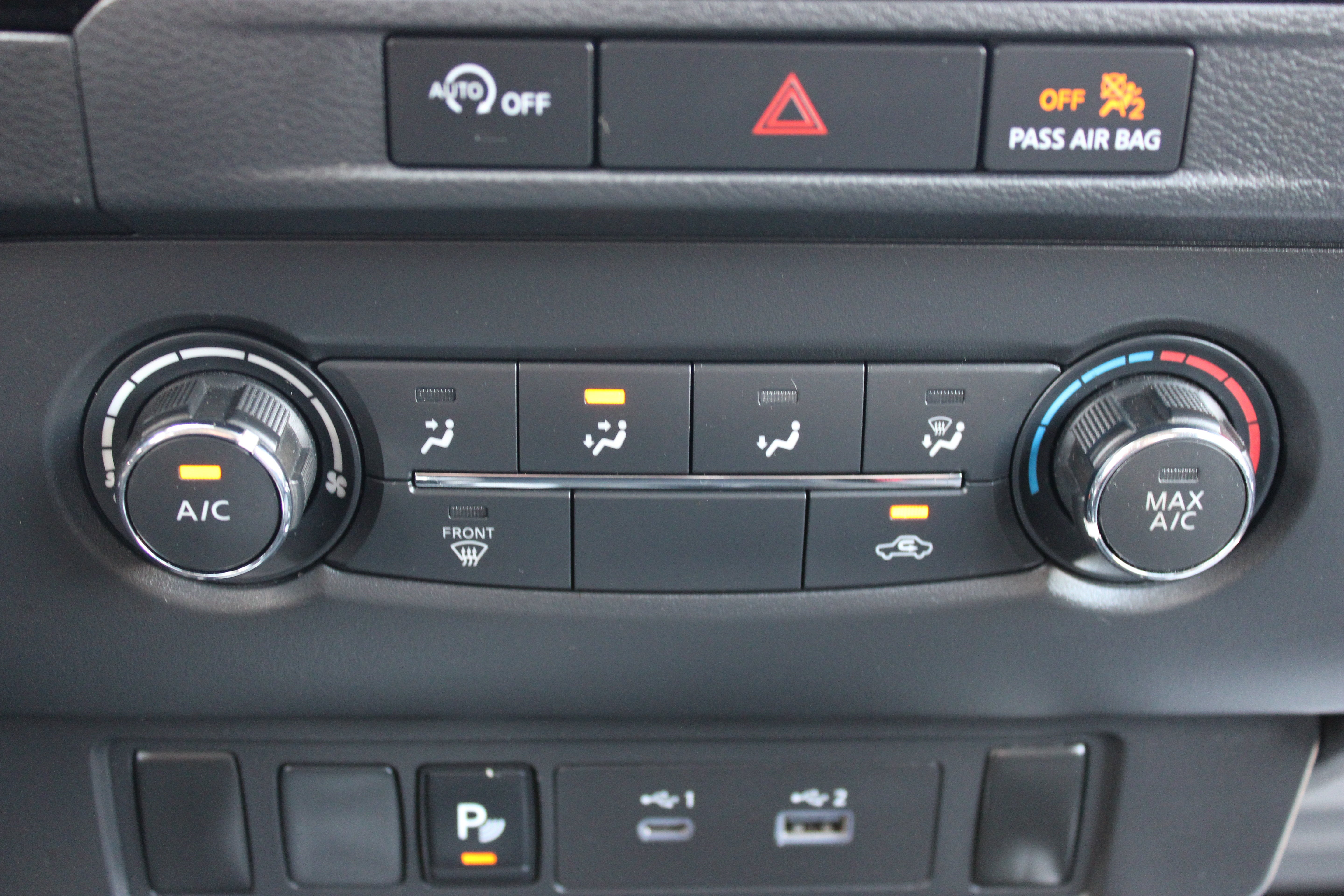 2023 Nissan Frontier SV