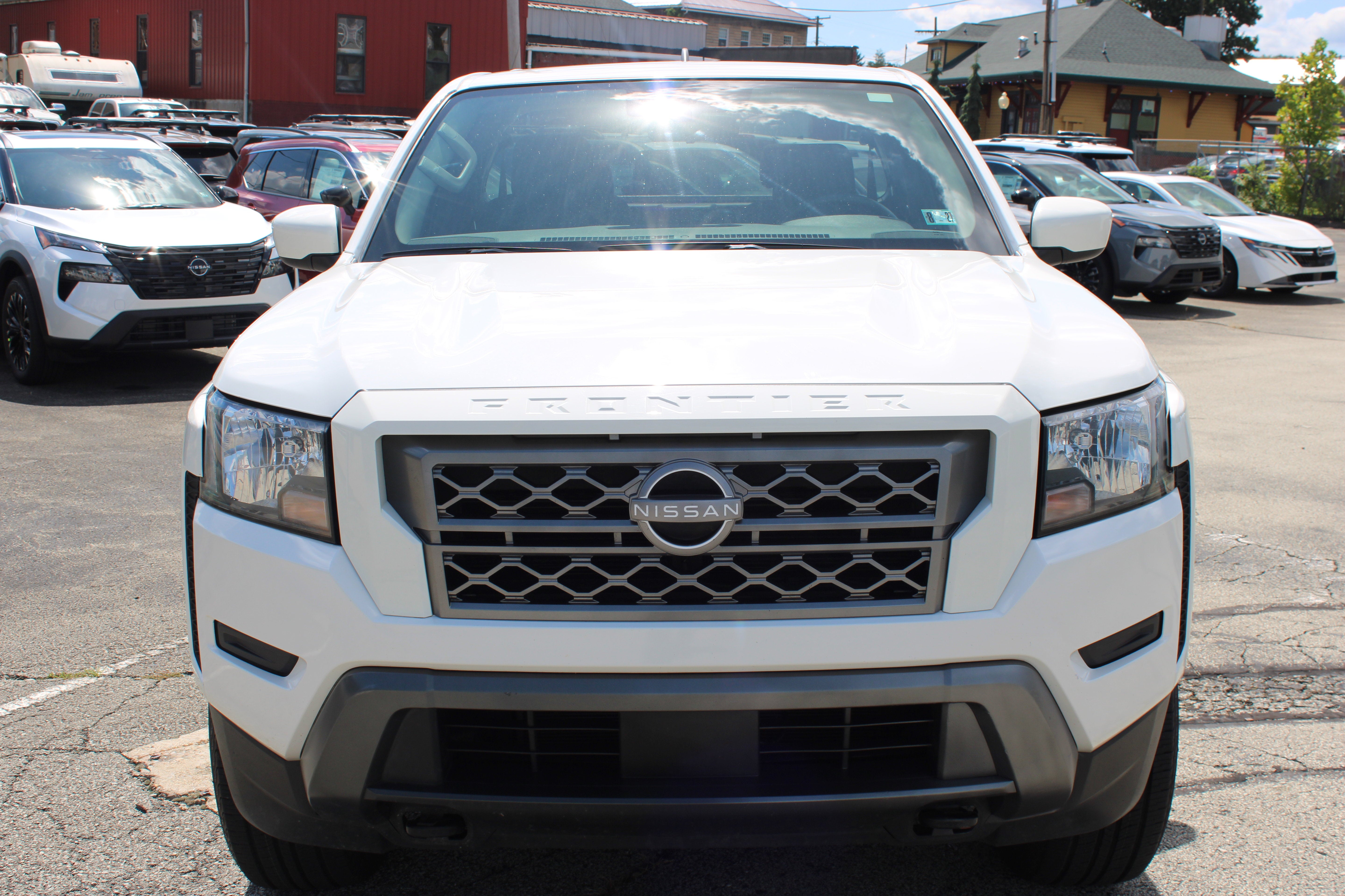 2023 Nissan Frontier SV