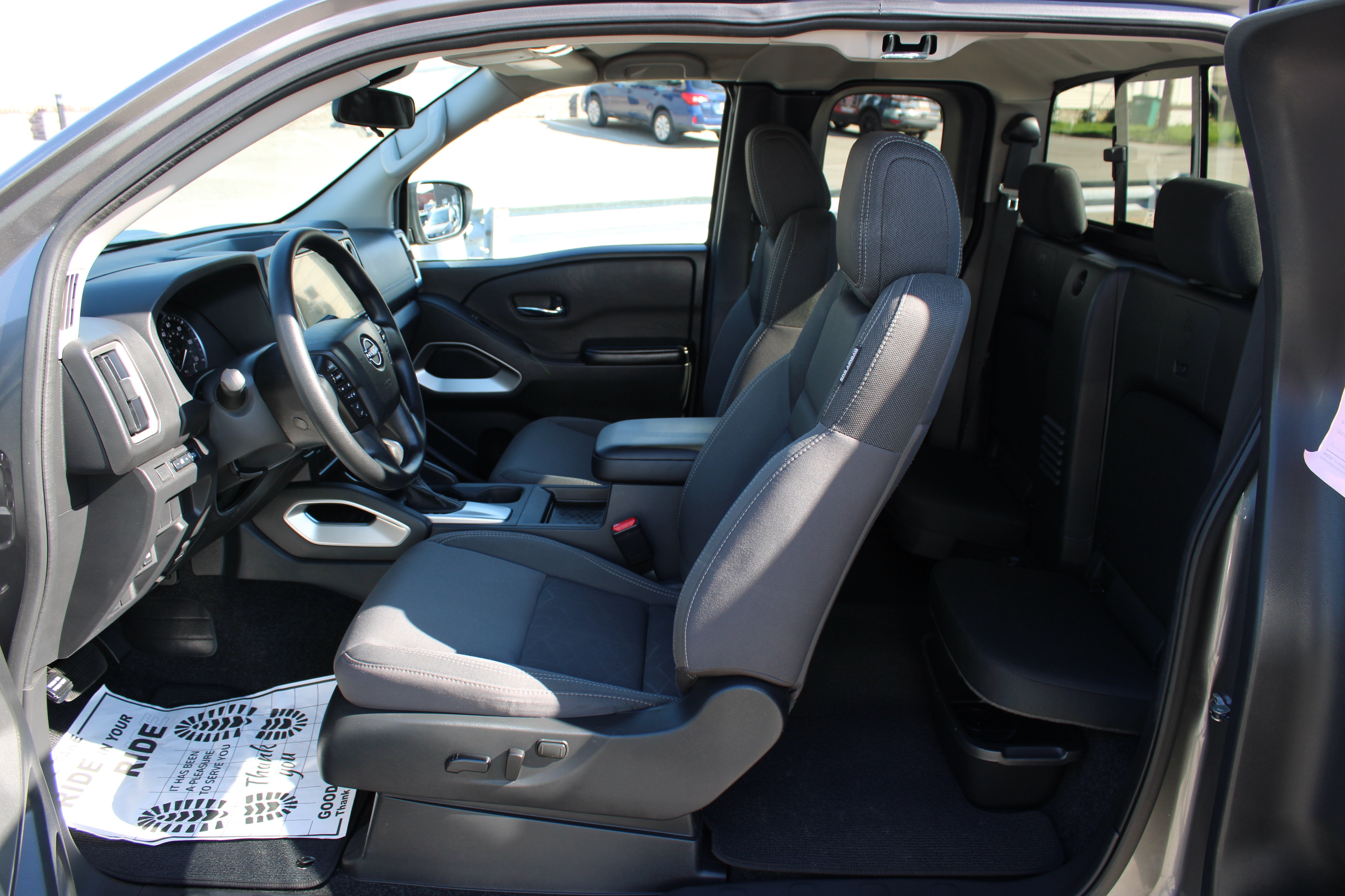 2025 Nissan Frontier SV
