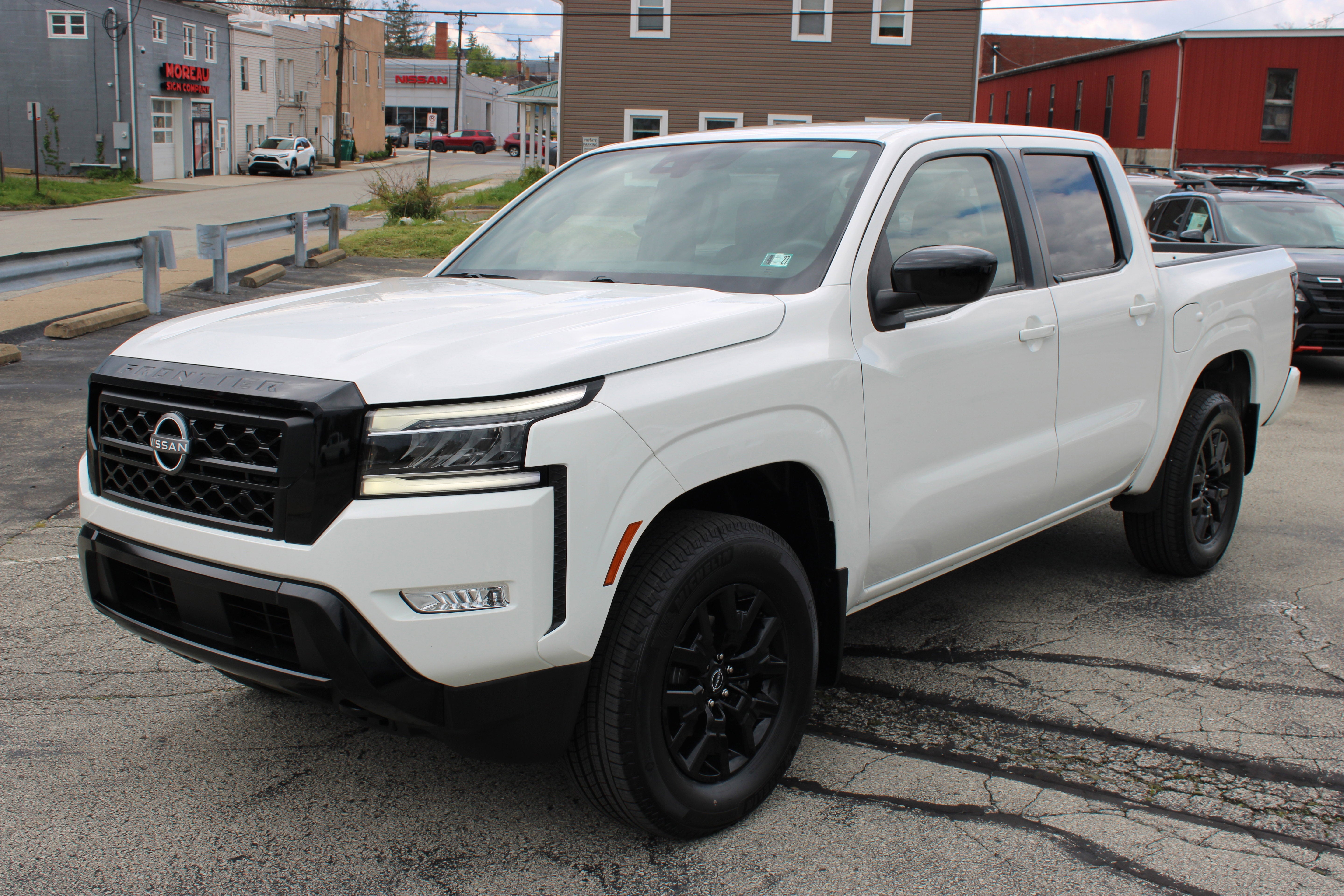 2023 Nissan Frontier SV