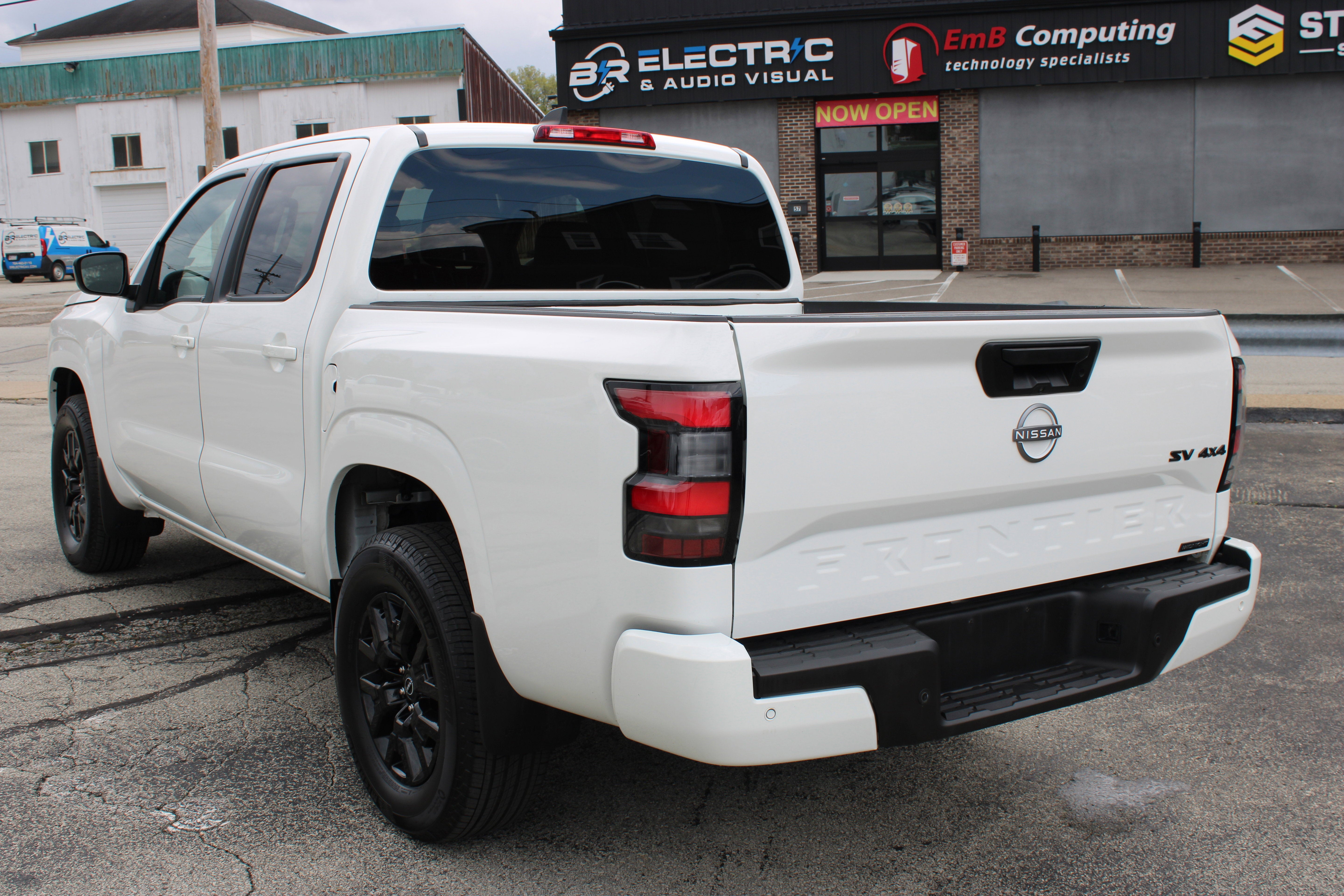 2023 Nissan Frontier SV