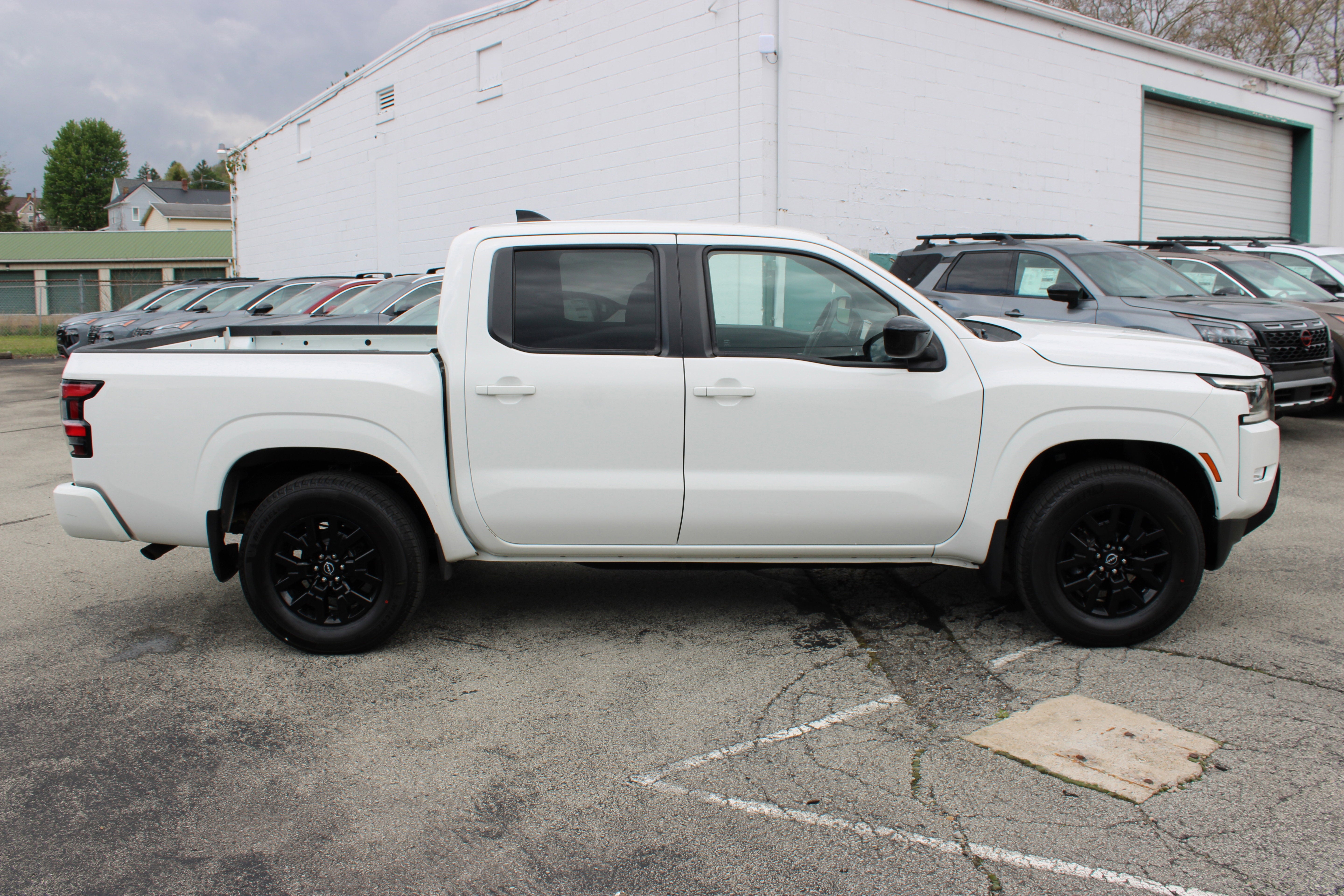 2023 Nissan Frontier SV