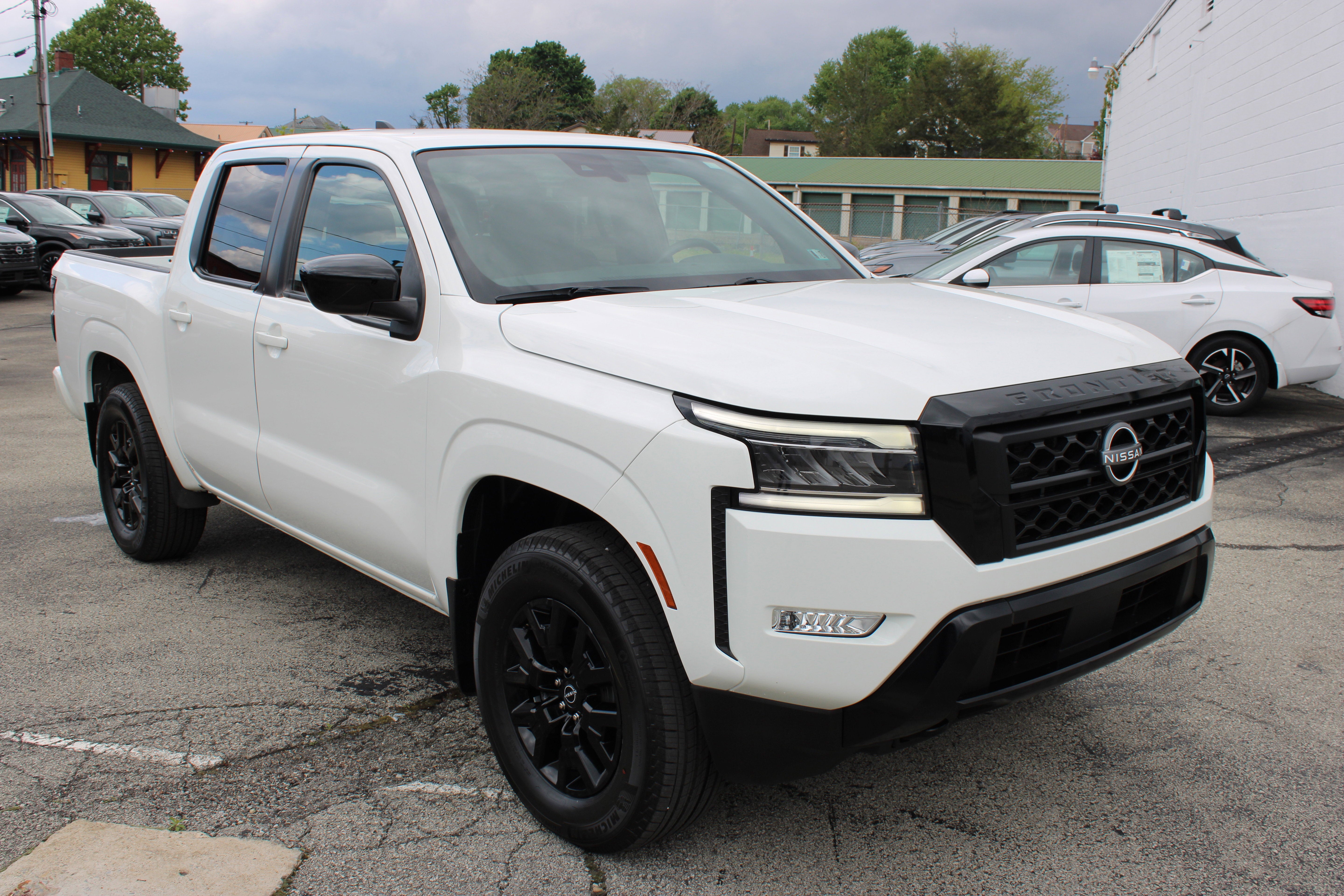 2023 Nissan Frontier SV