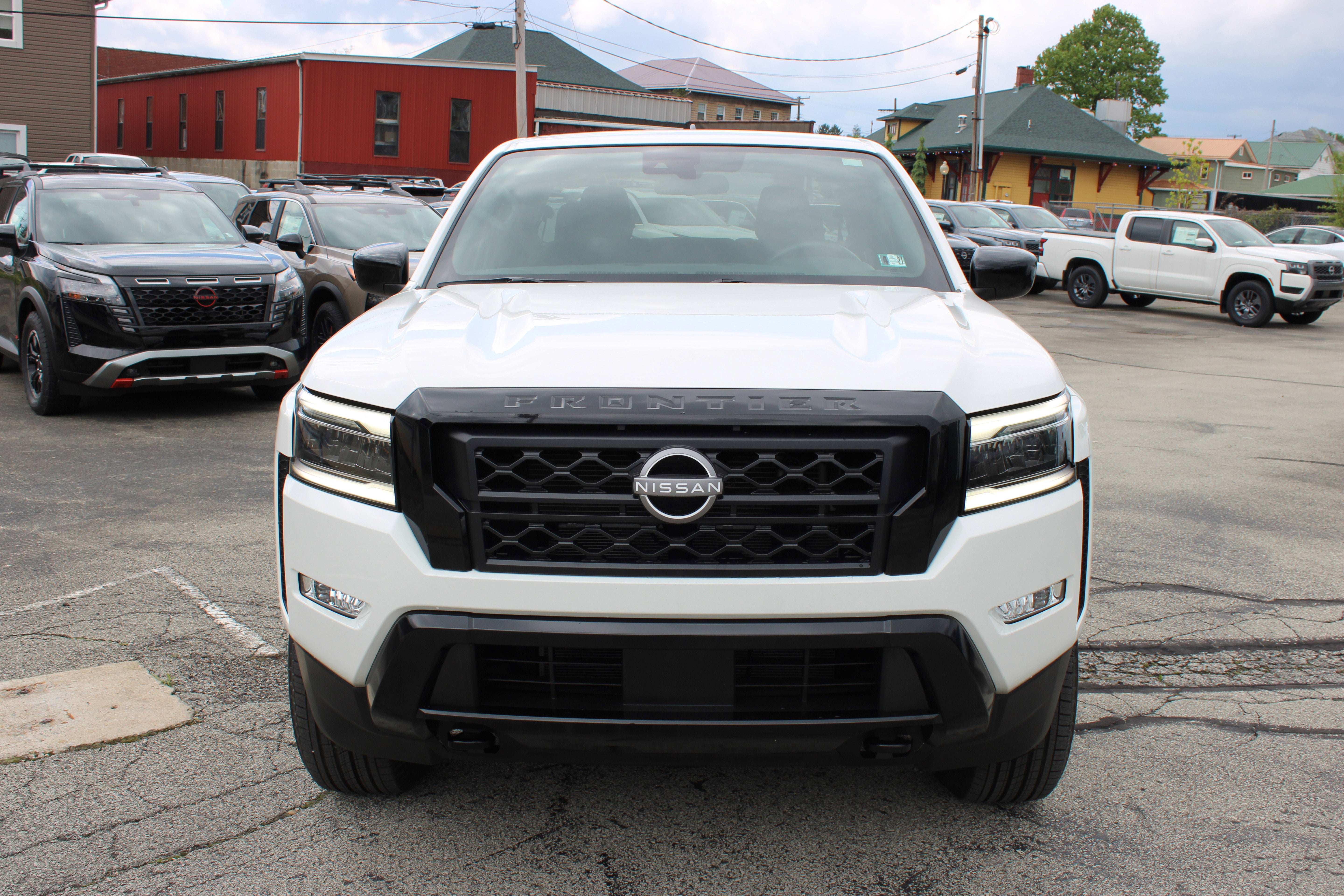 2023 Nissan Frontier SV