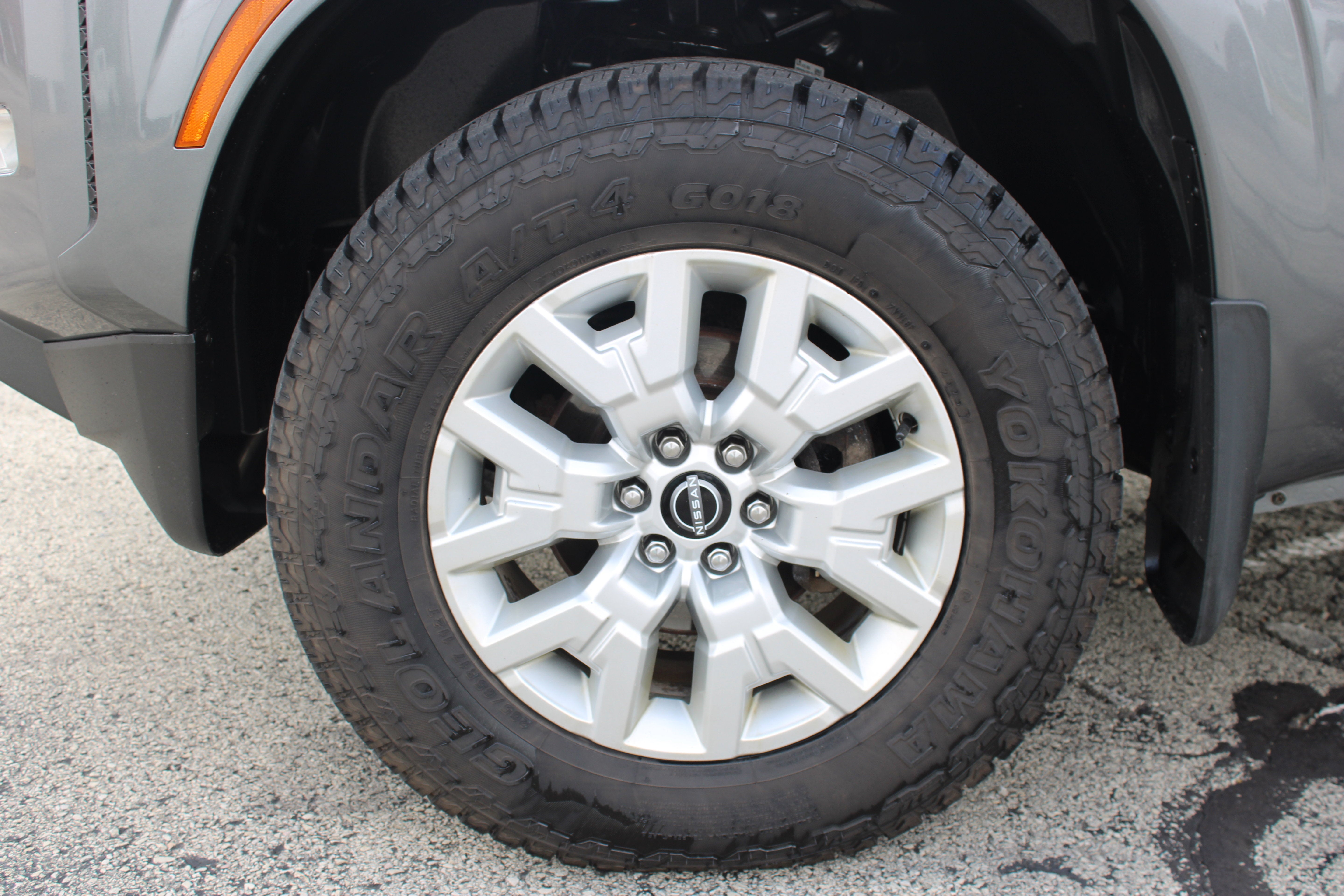 2023 Nissan Frontier SV