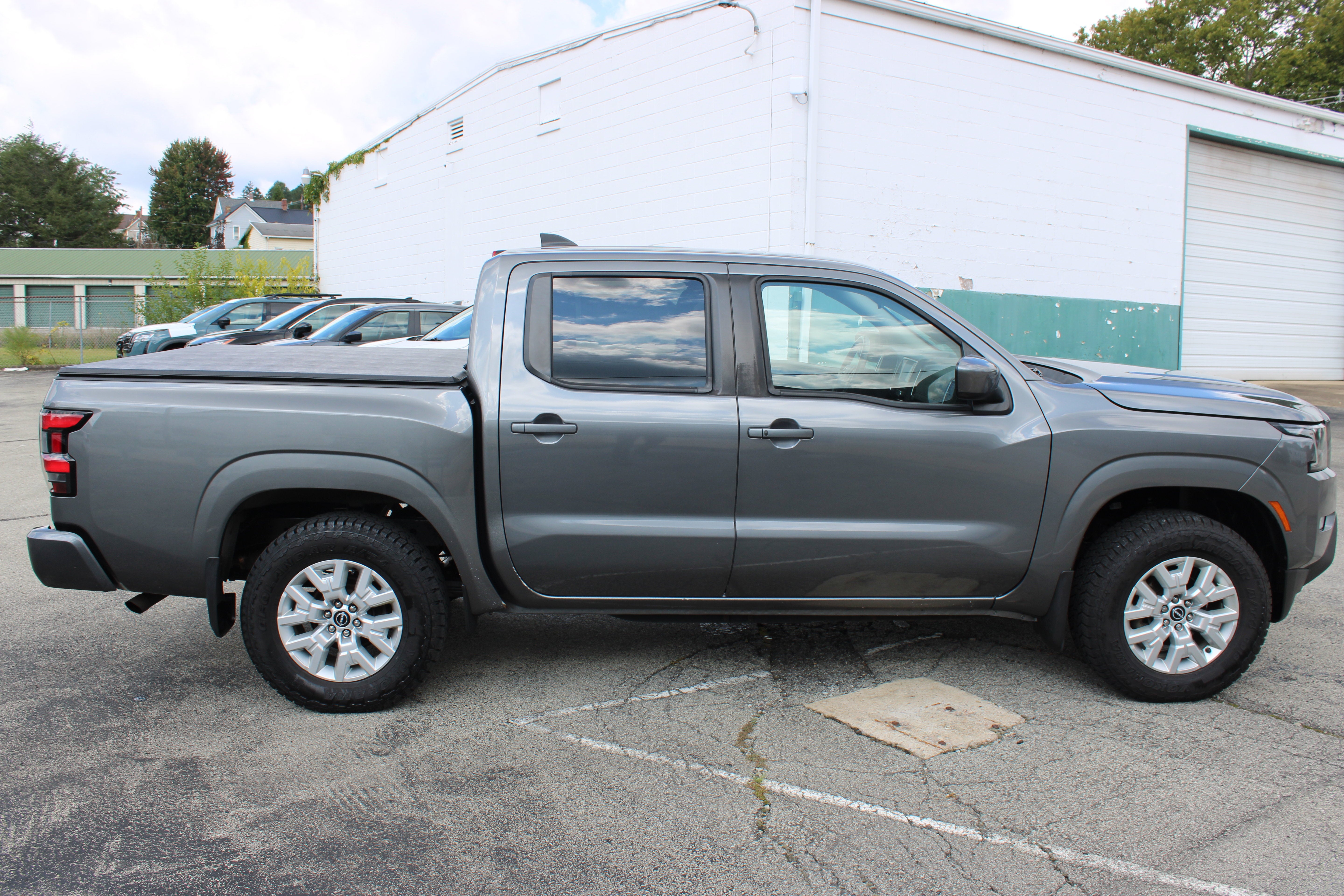 2023 Nissan Frontier SV