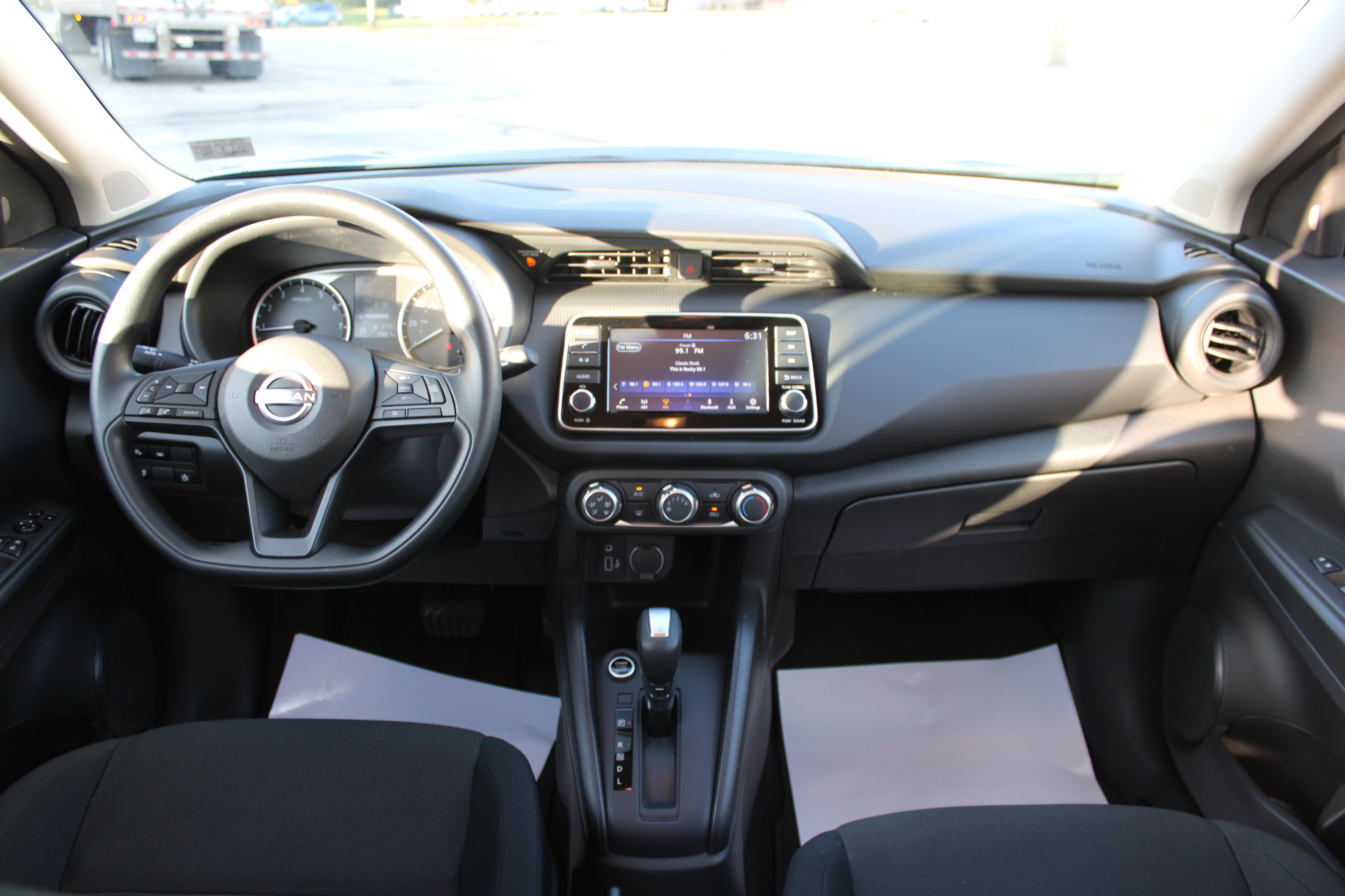 2025 Nissan Kicks Play S