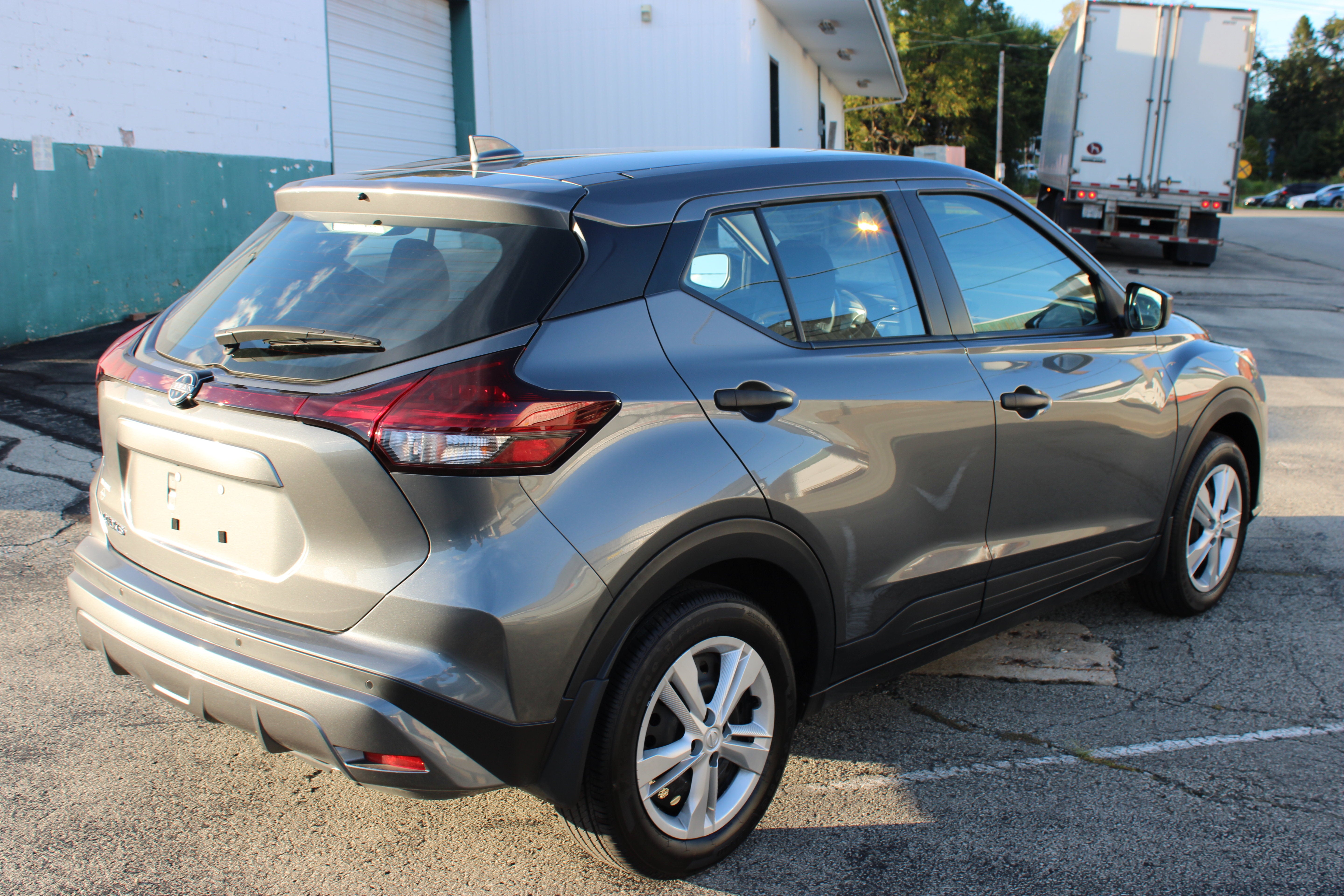 2025 Nissan Kicks Play S