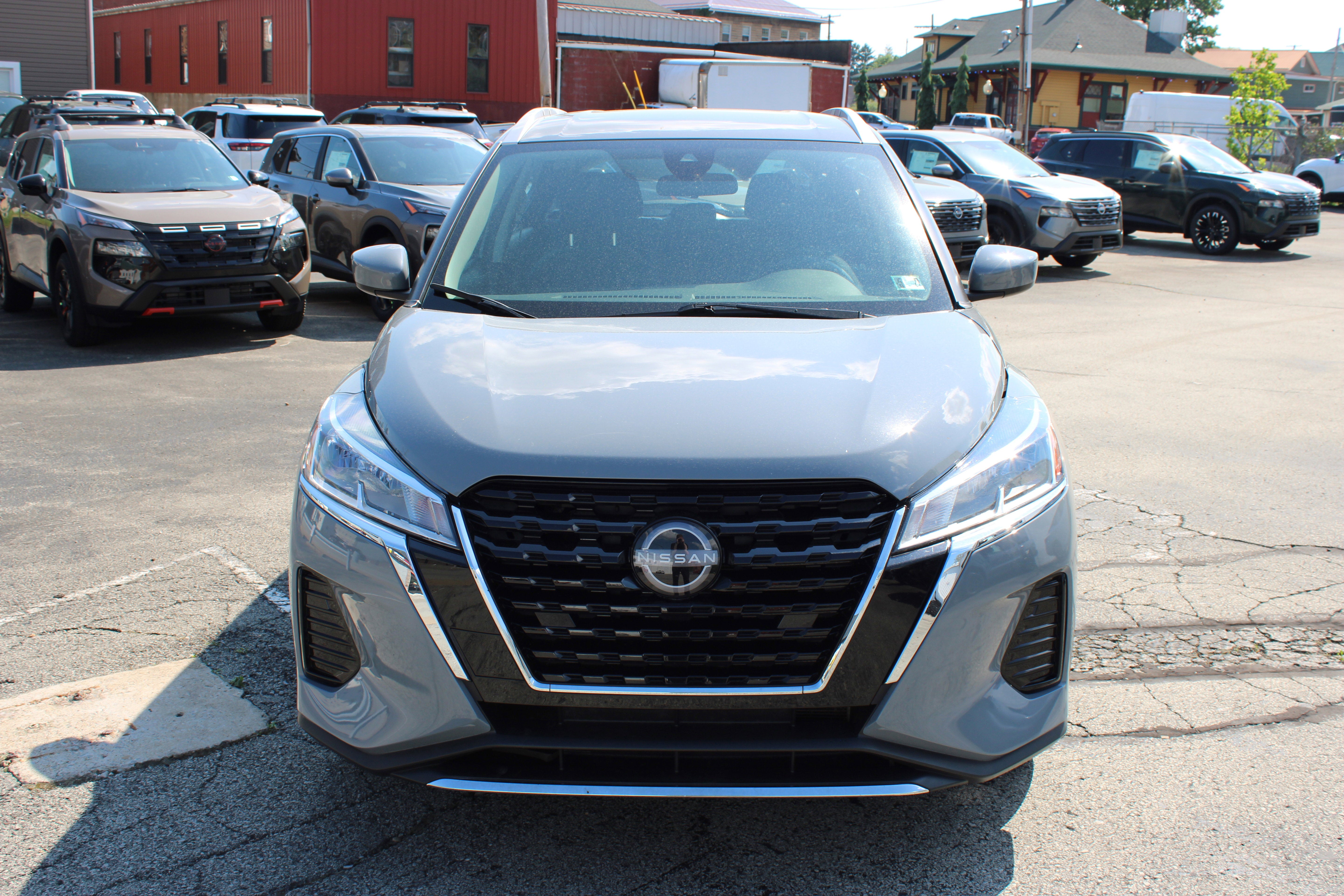 2023 Nissan Kicks SV