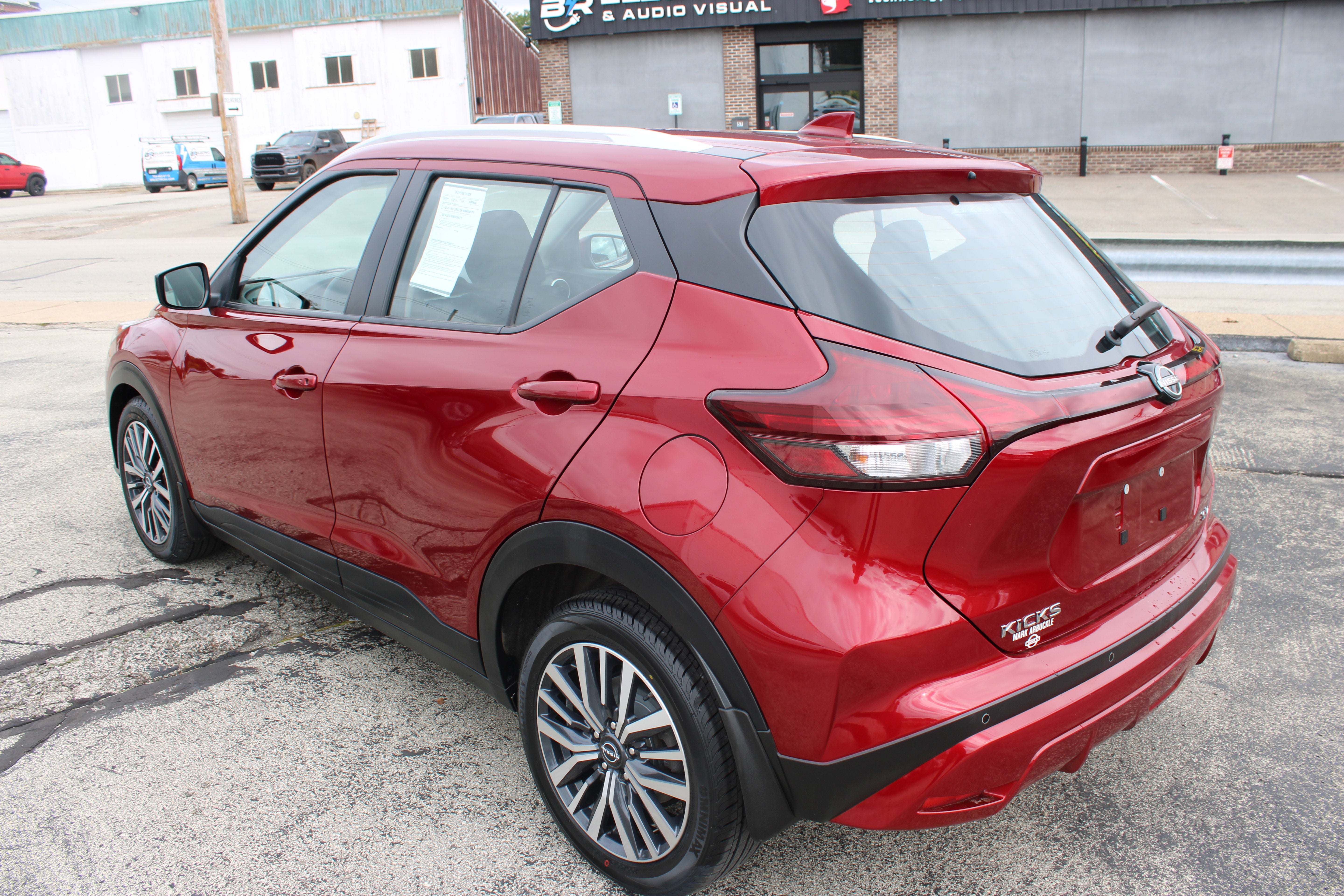 2022 Nissan Kicks SV