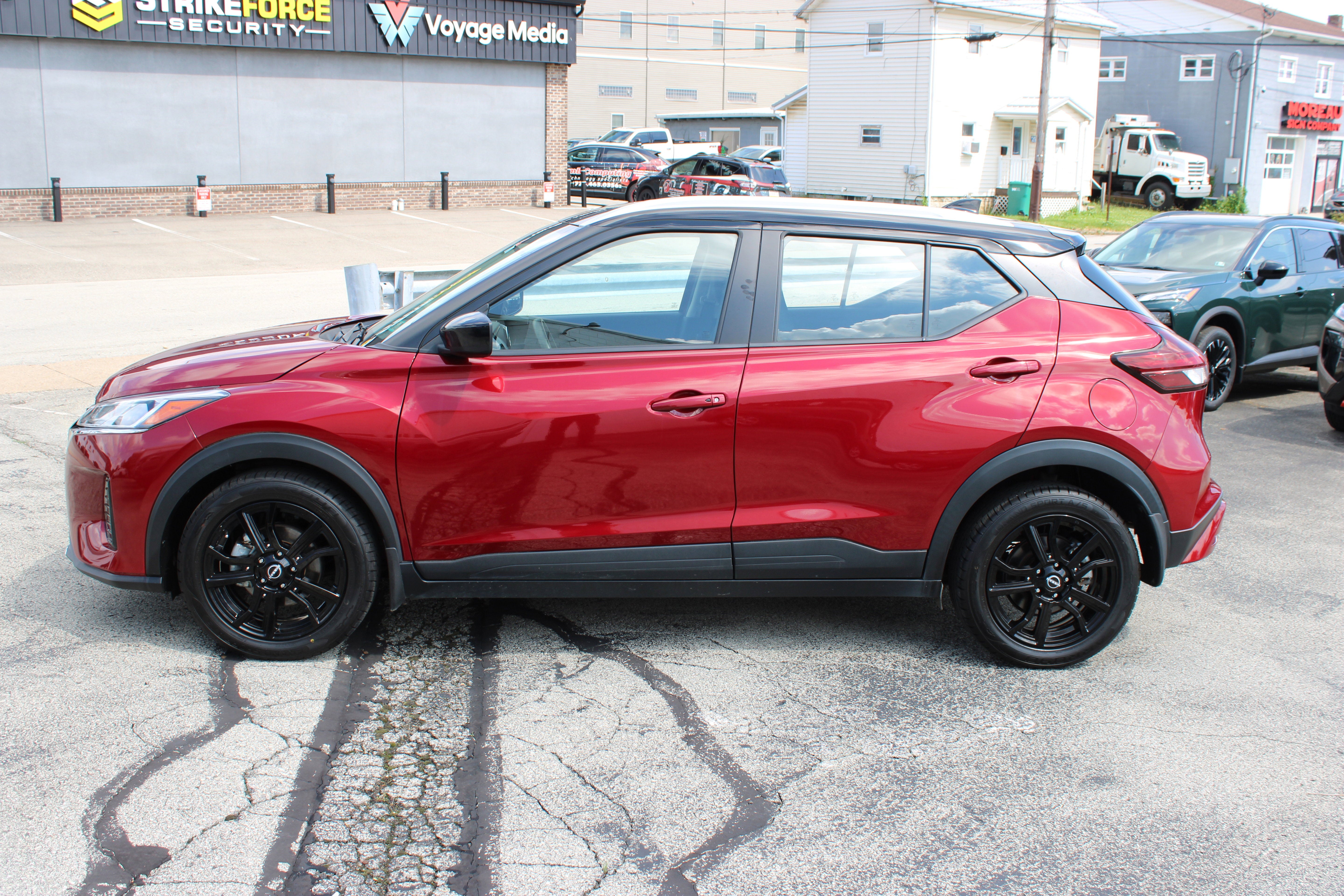 2023 Nissan Kicks SV