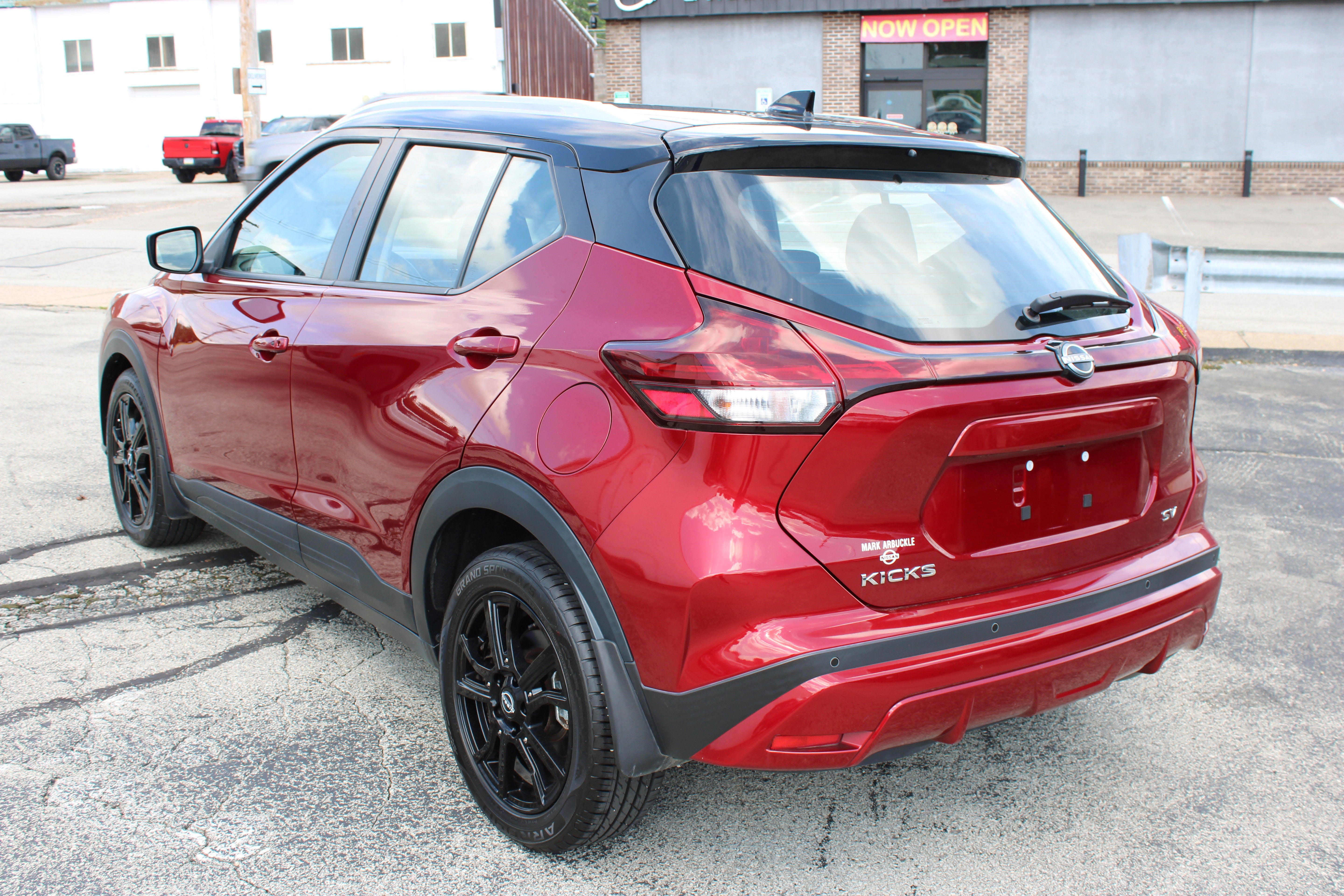 2023 Nissan Kicks SV
