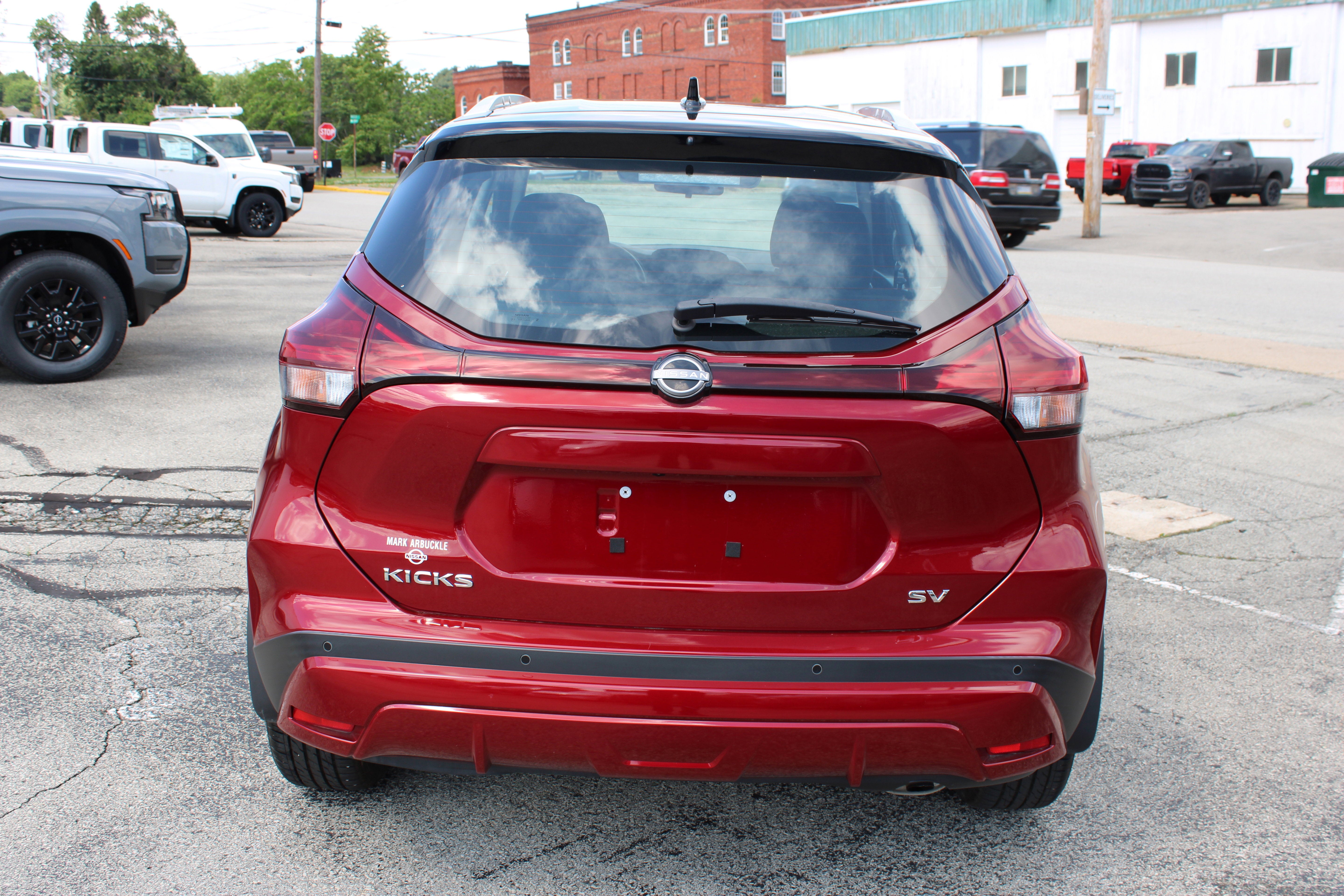 2023 Nissan Kicks SV