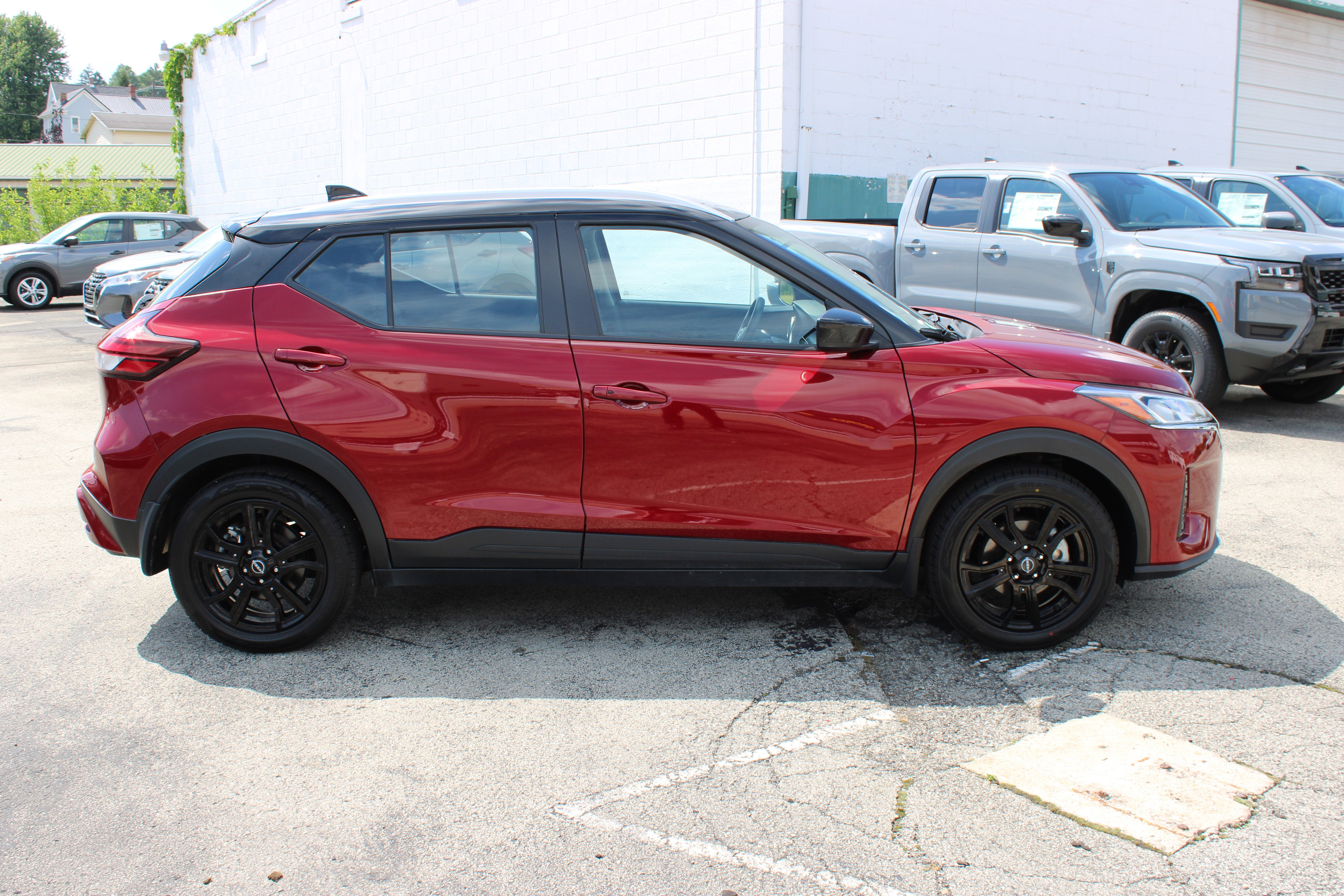 2023 Nissan Kicks SV