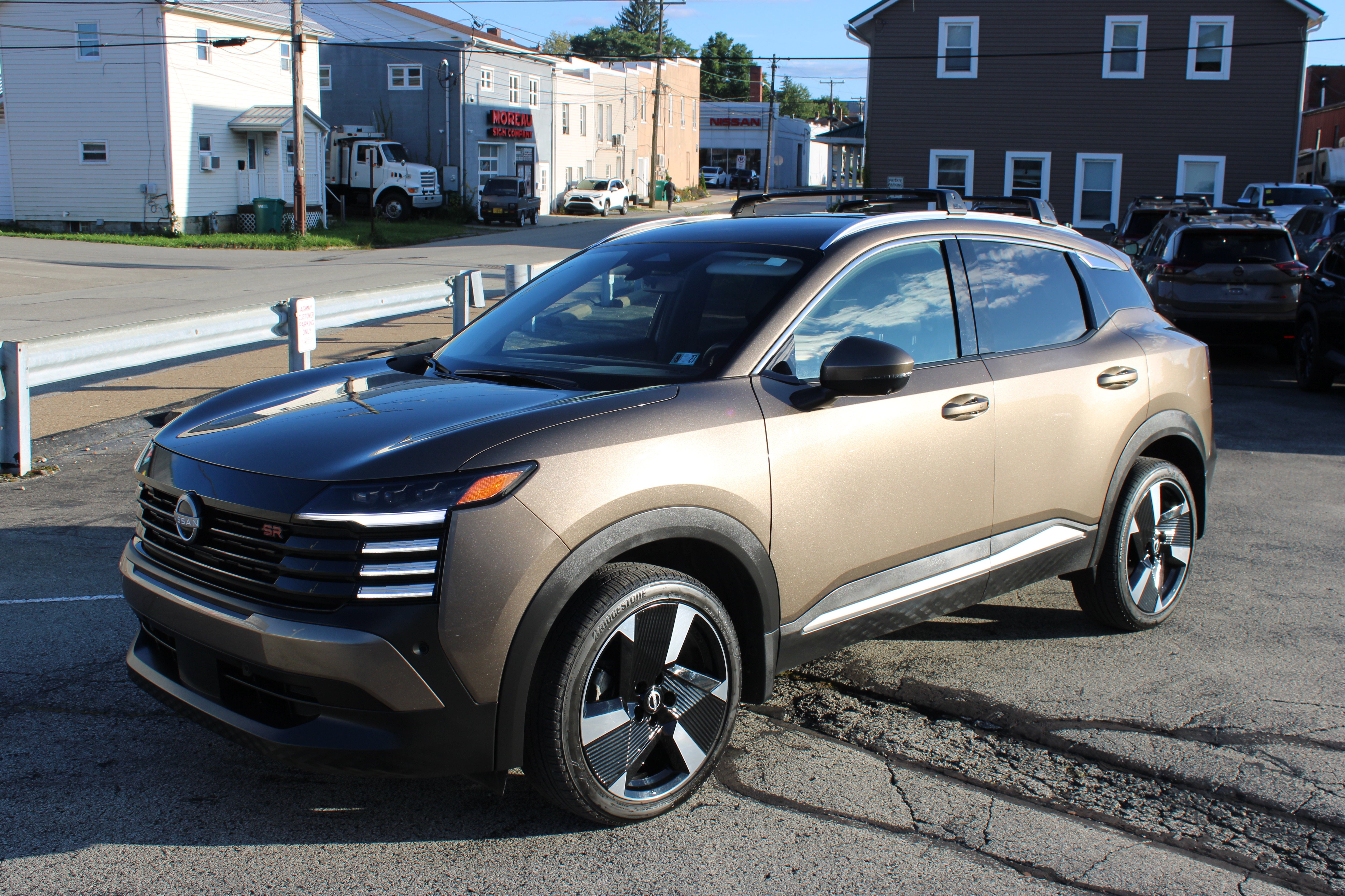 2025 Nissan Kicks SR