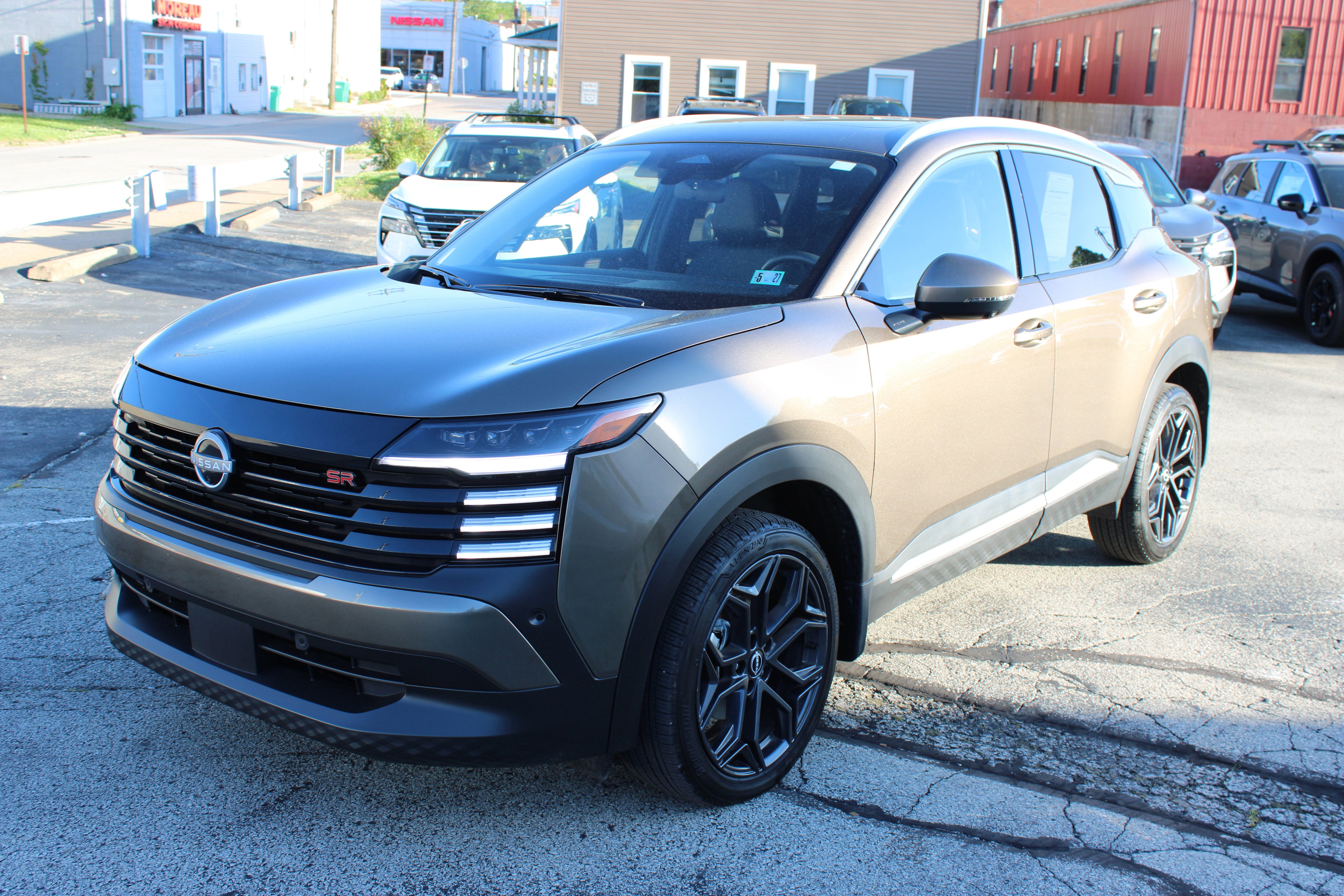 2025 Nissan Kicks SR