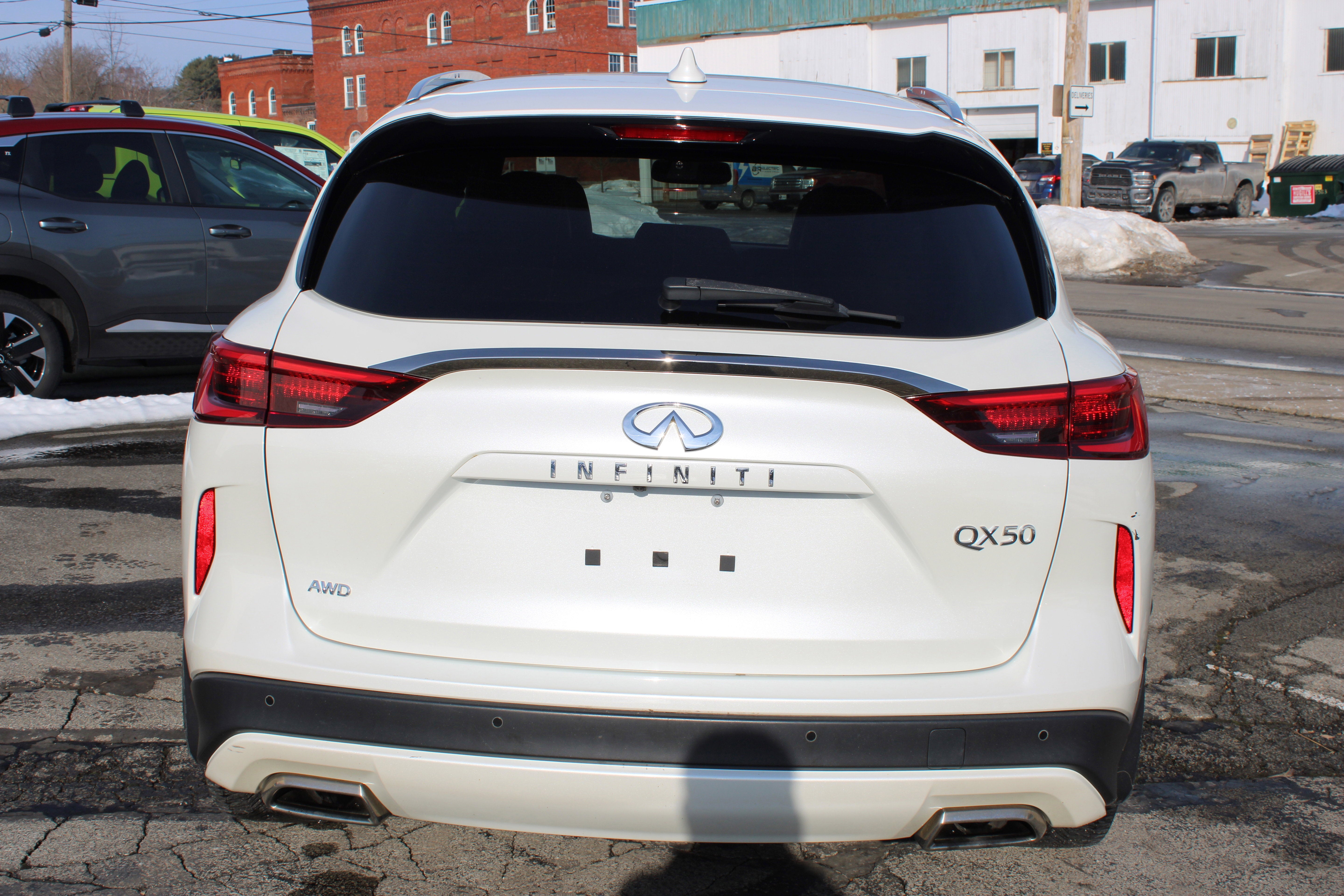 2021 INFINITI QX50 LUXE