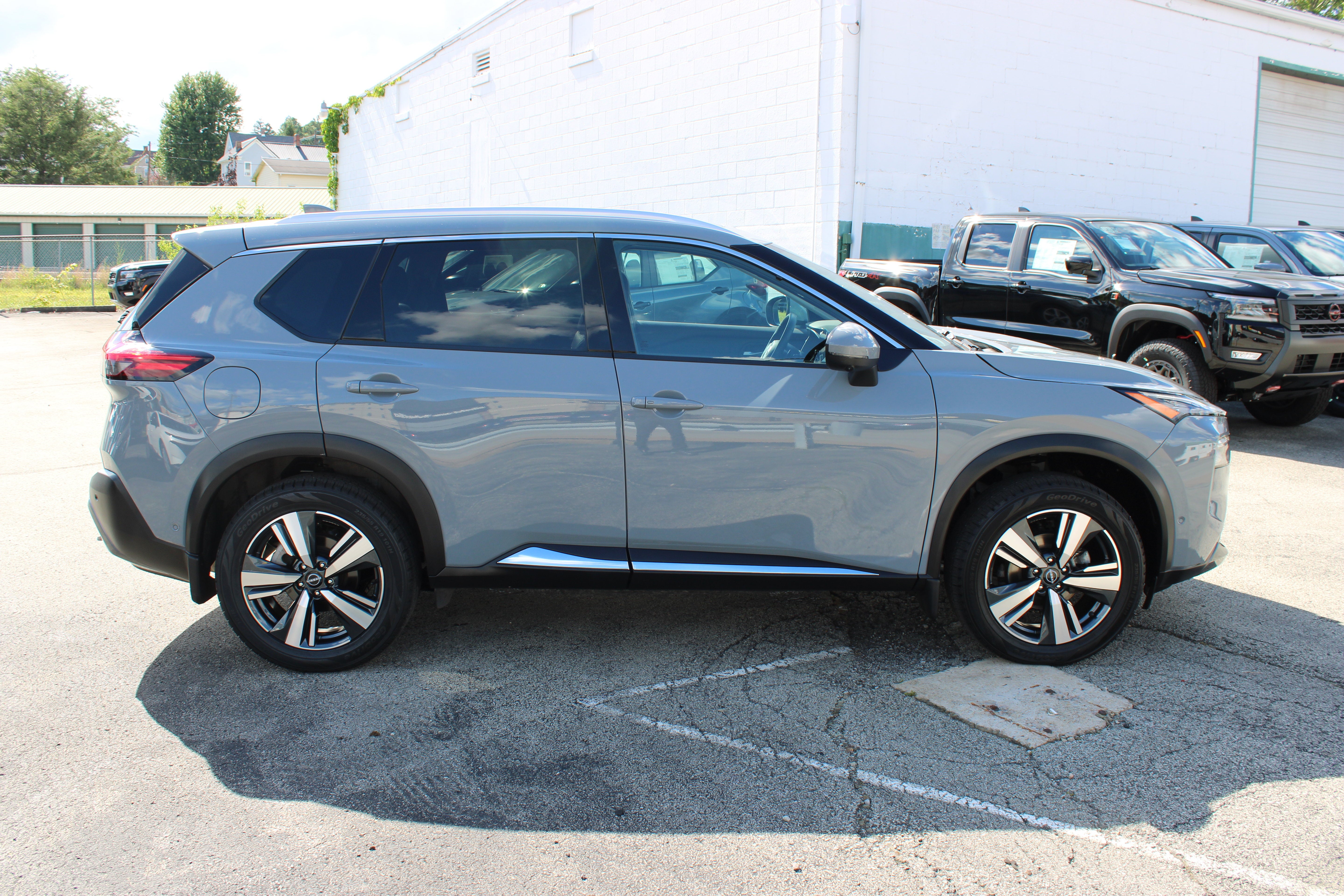 2023 Nissan Rogue SL