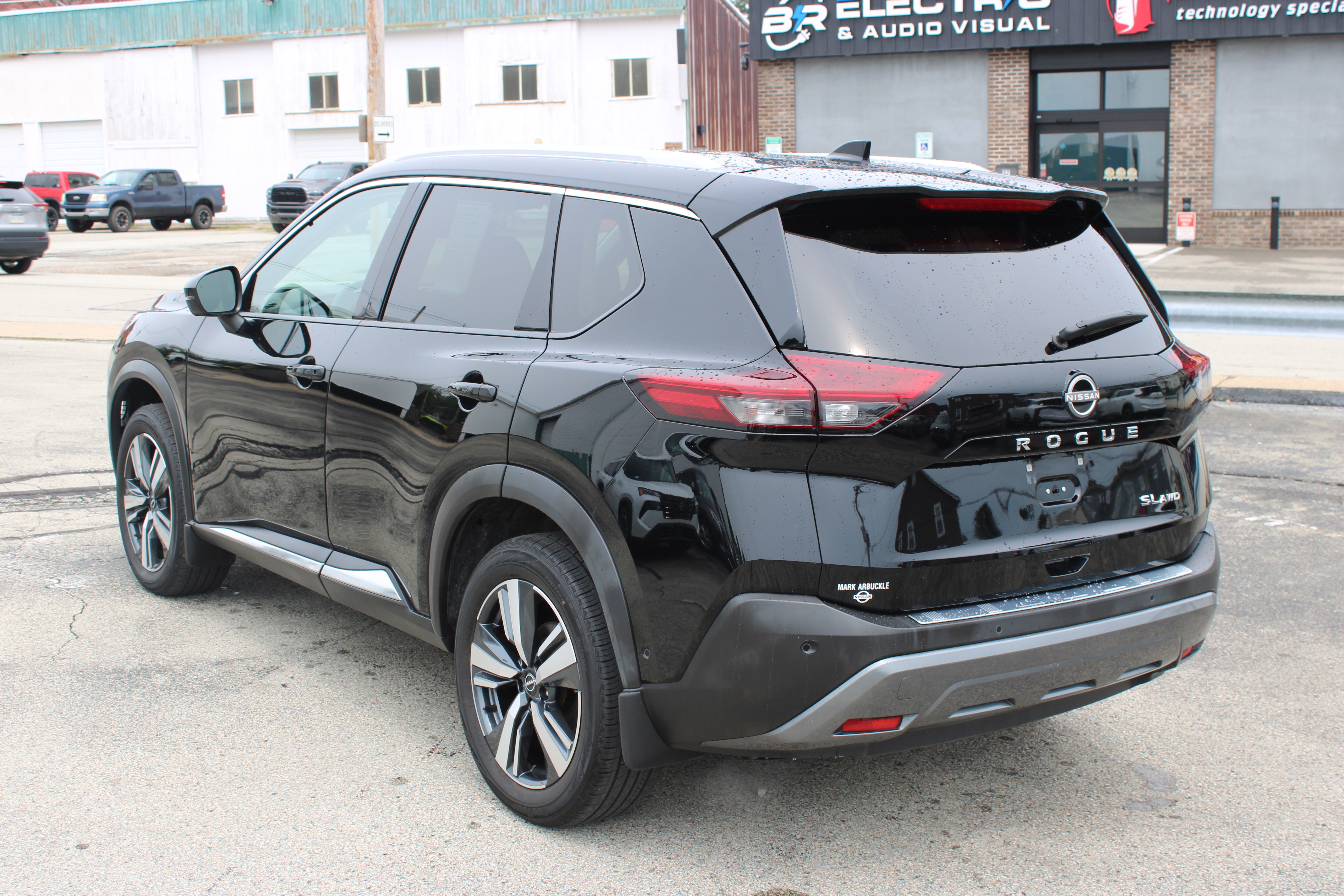 2023 Nissan Rogue SL