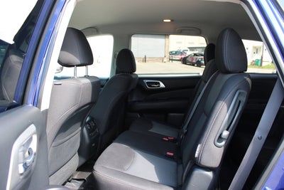 2020 Nissan Pathfinder SV