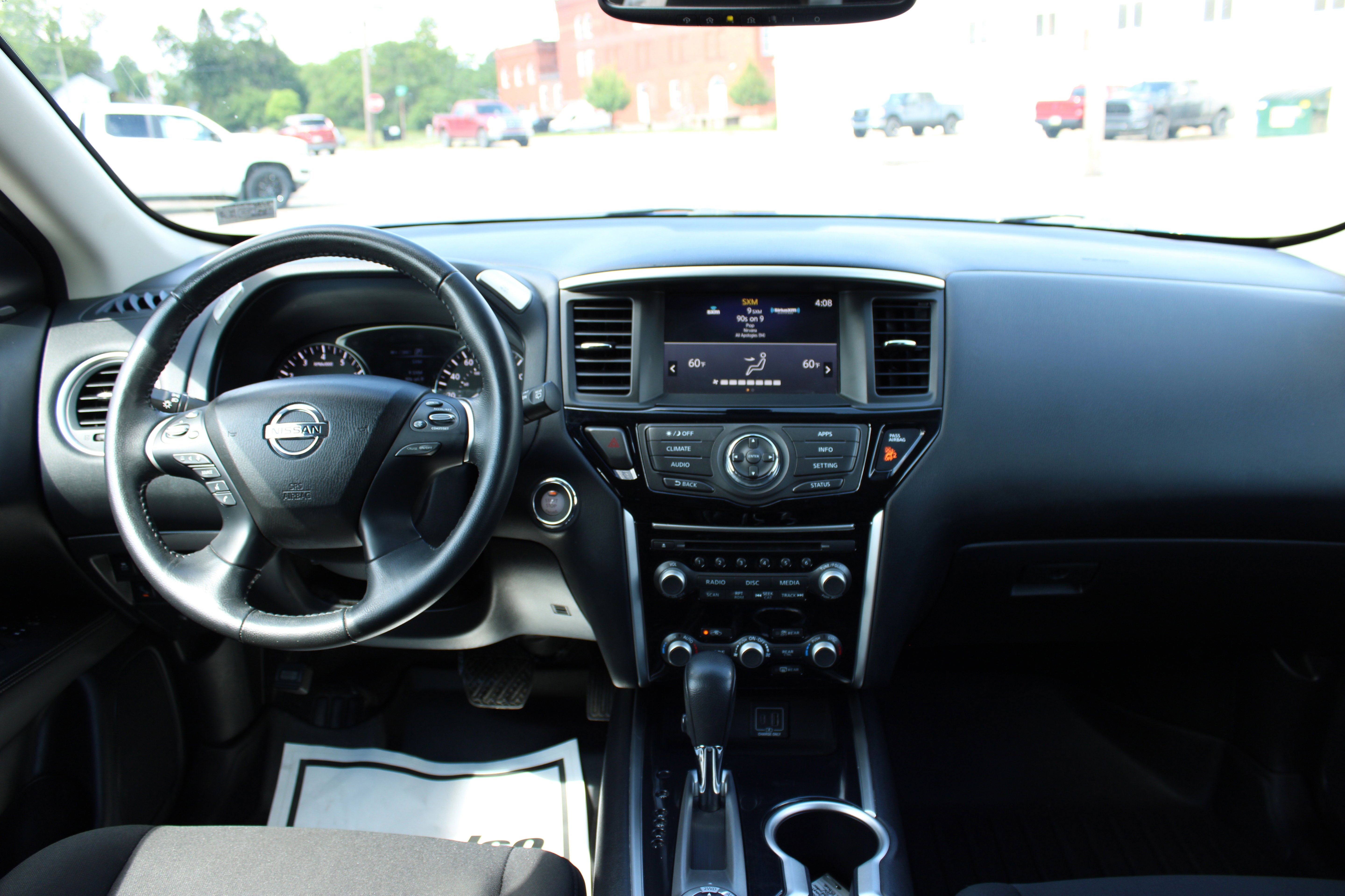 2020 Nissan Pathfinder SV