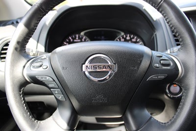 2020 Nissan Pathfinder SV