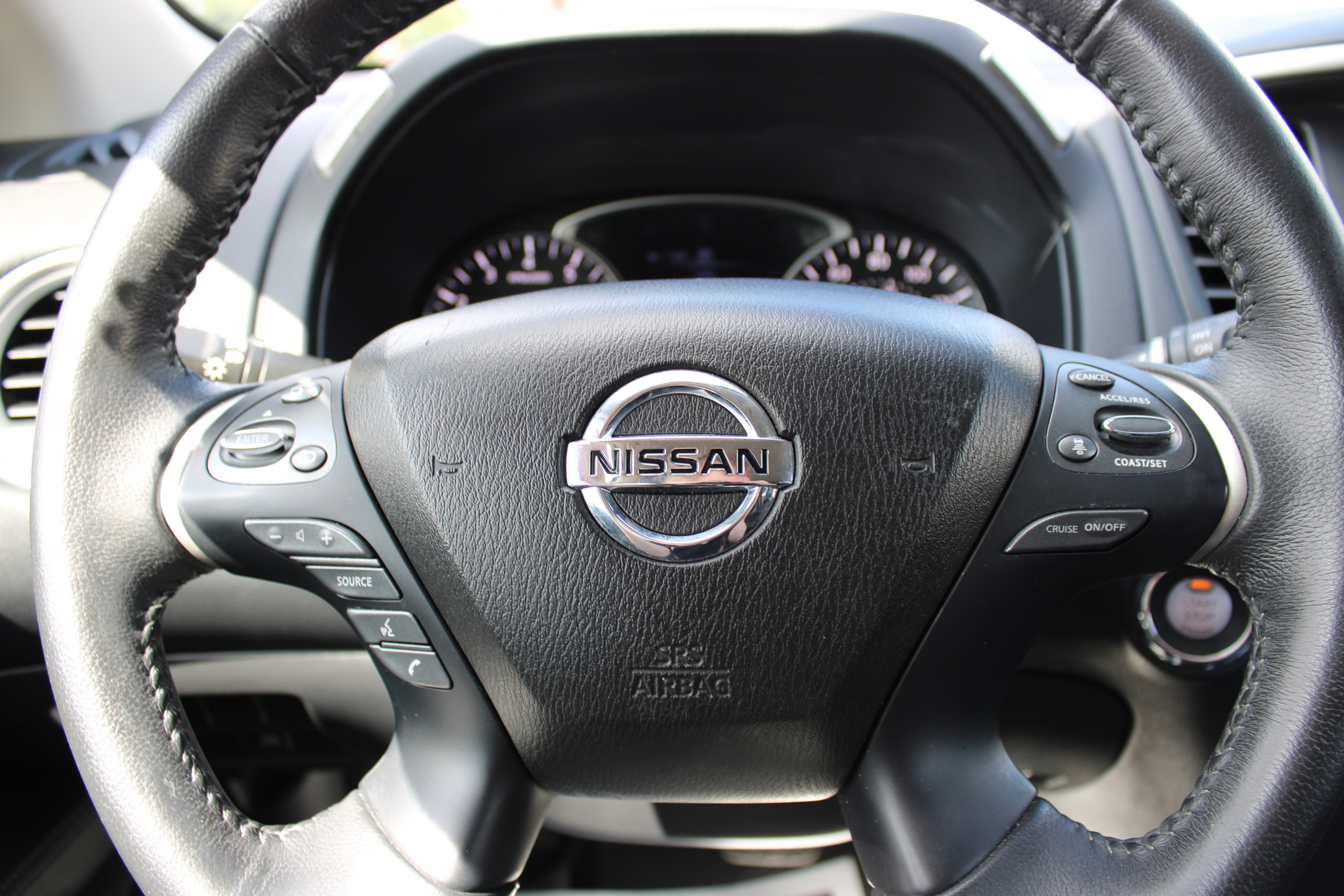 2020 Nissan Pathfinder SV
