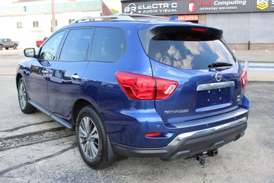 2020 Nissan Pathfinder SV