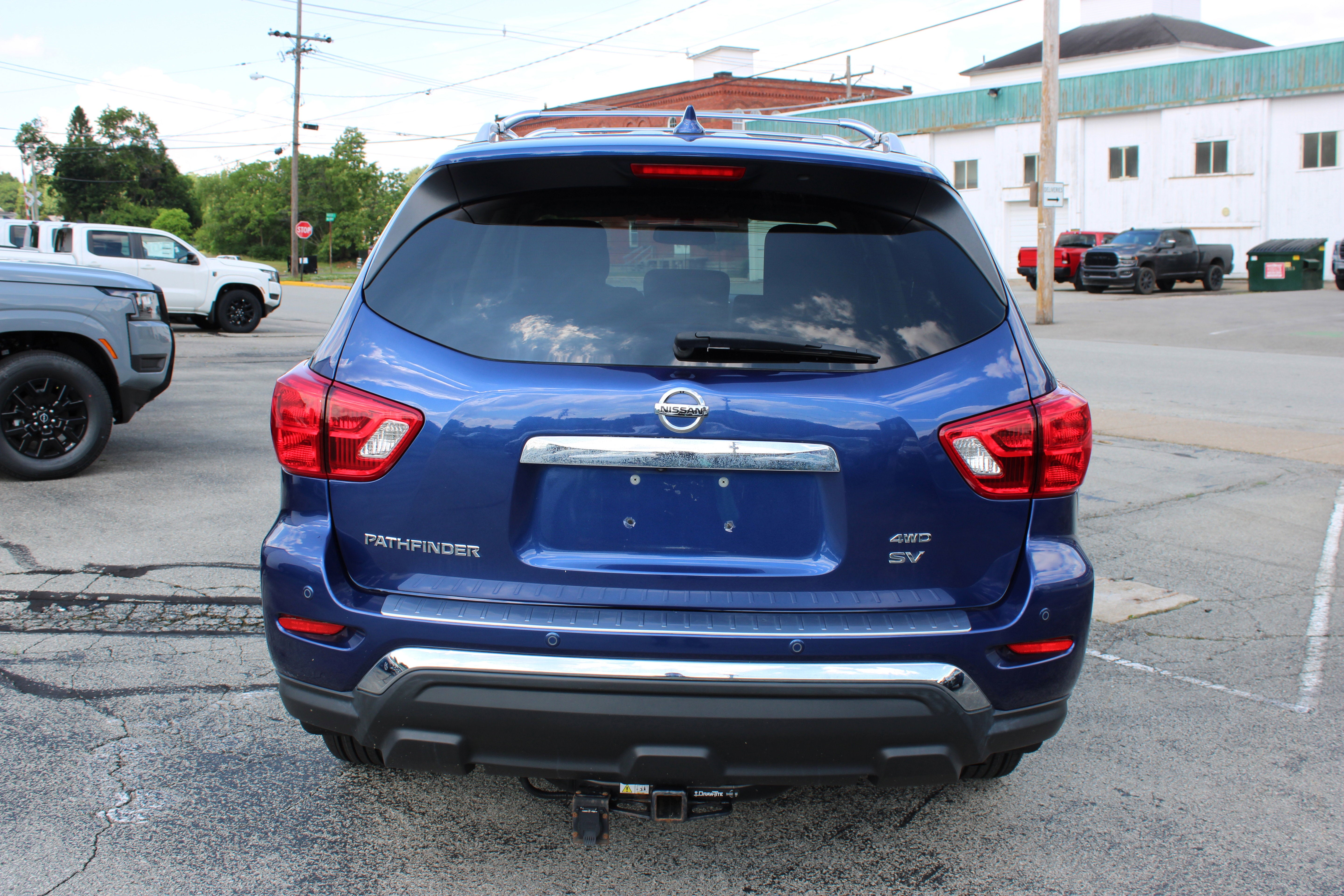 2020 Nissan Pathfinder SV