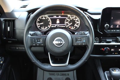 2022 Nissan Pathfinder SV